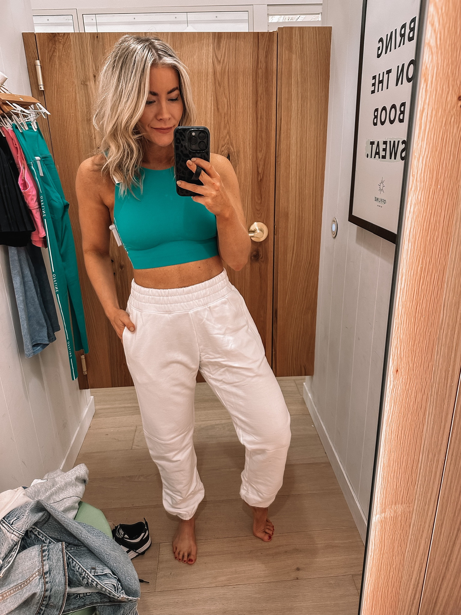 Green sports bra, white sweatpants, Aerie outfit, athlesiure look 

#LTKU #LTKunder100 #LTKsalealert