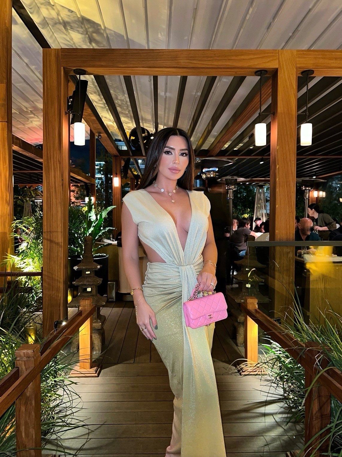 Date night outfit 💚 shop my dress and the tape I use to keep the girls in place below xx

#LTKootd