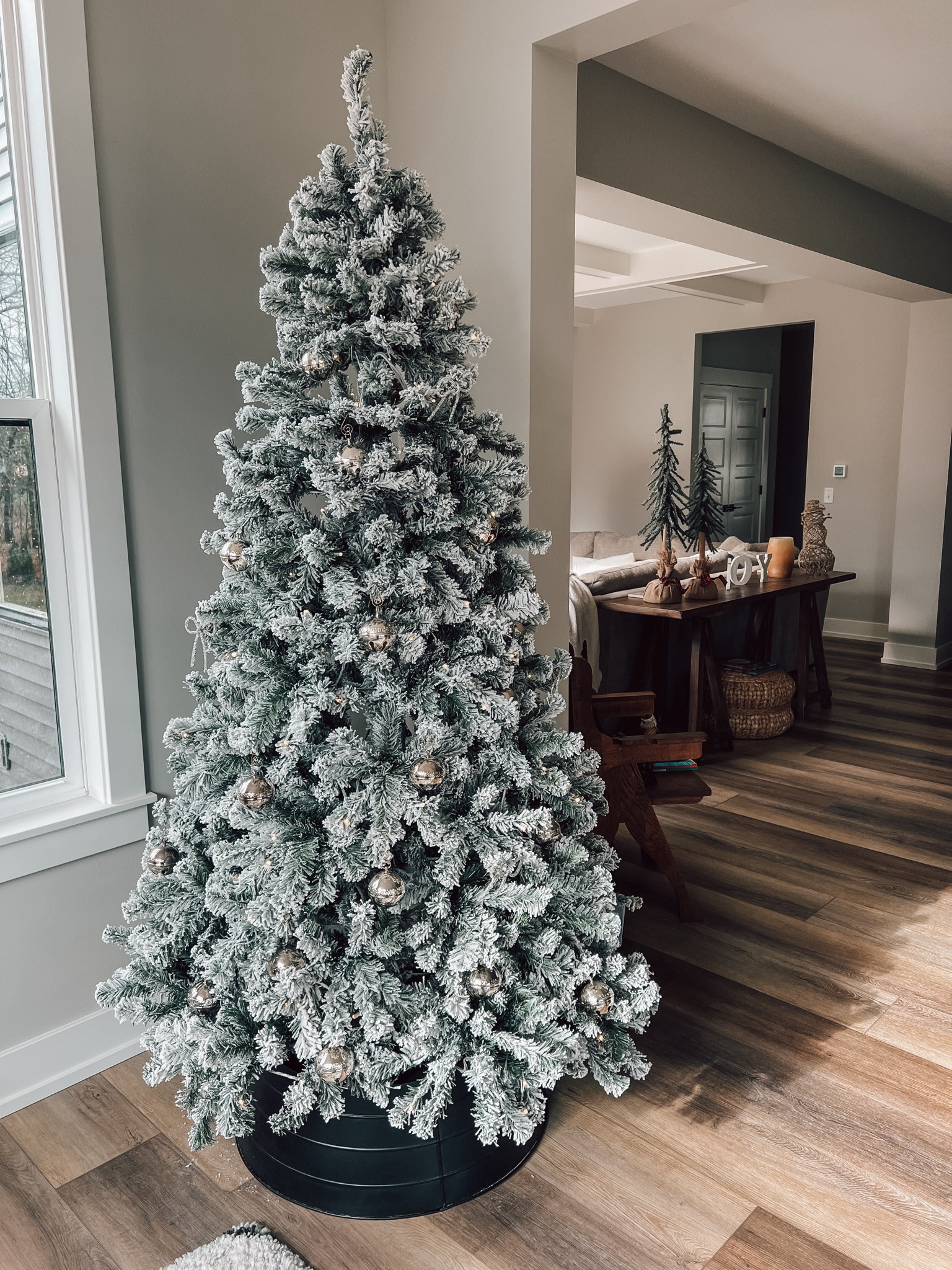 All 3 of my tree collars are 50% off! This black metal one, a woven rope one and a roll up one that saves space! Only $7.50-$15!

#LTKSaleAlert #LTKHoliday