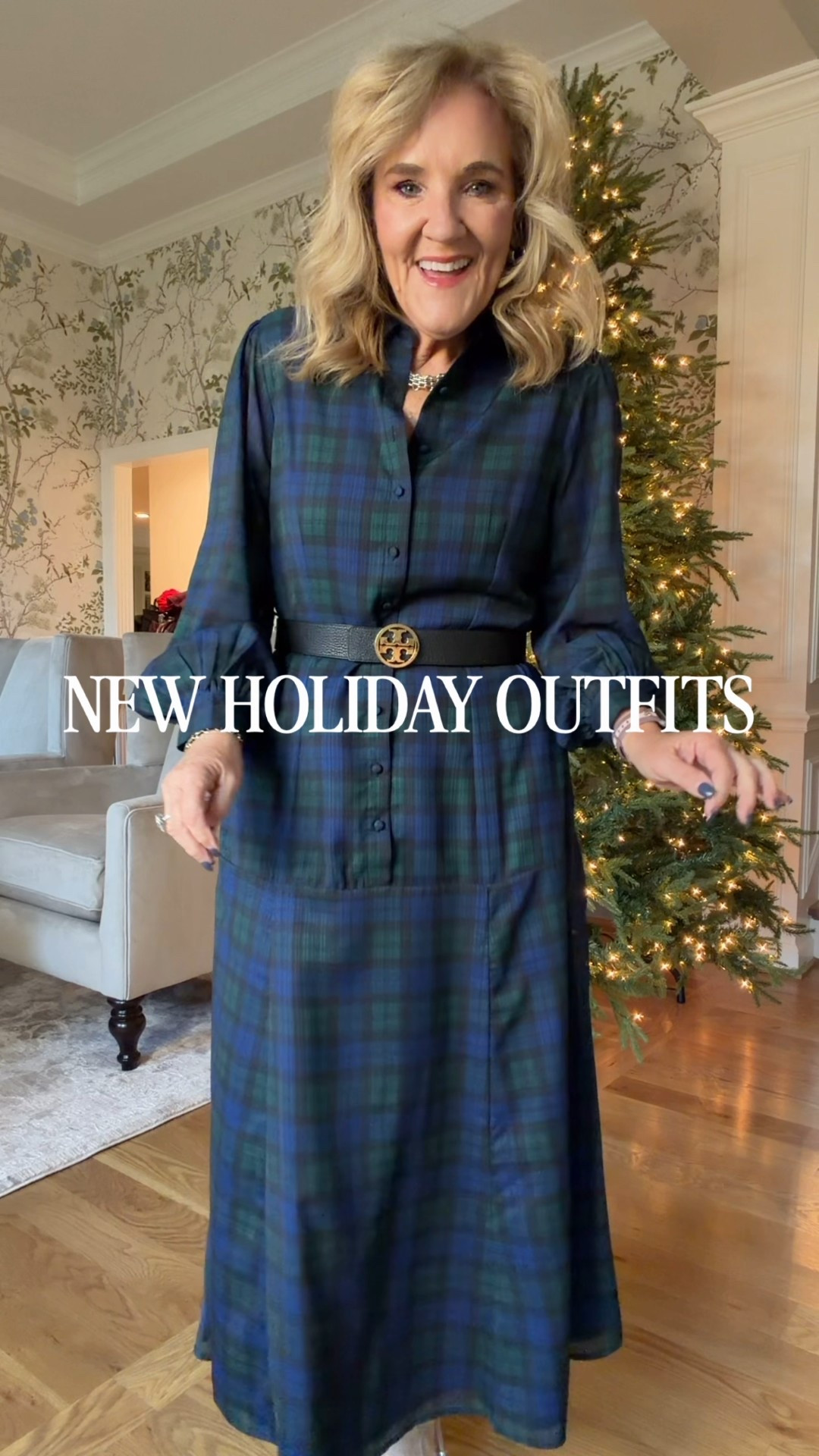 Everything is true to size in the reel. Wearing size 8 or 29 or medium. 
The faux fur I’m wearing a medium petite 

#LTKHoliday #LTKOver40 #LTKFindsUnder100