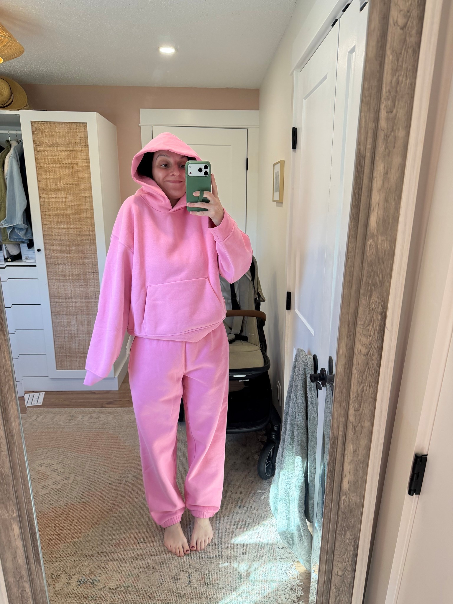 It’s giving Elle Woods in prison how cute?!!!? 💕🌸💓💐💝🌷🐷