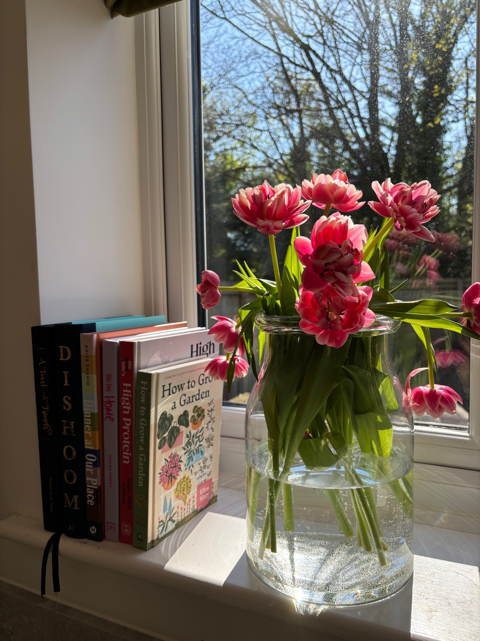 large vase, glass vase, clear vase, flower vase, table vase, window vase, homeware, glassware, home decor, home inspo 

#LTKeurope #LTKSeasonal #LTKfindsunder50