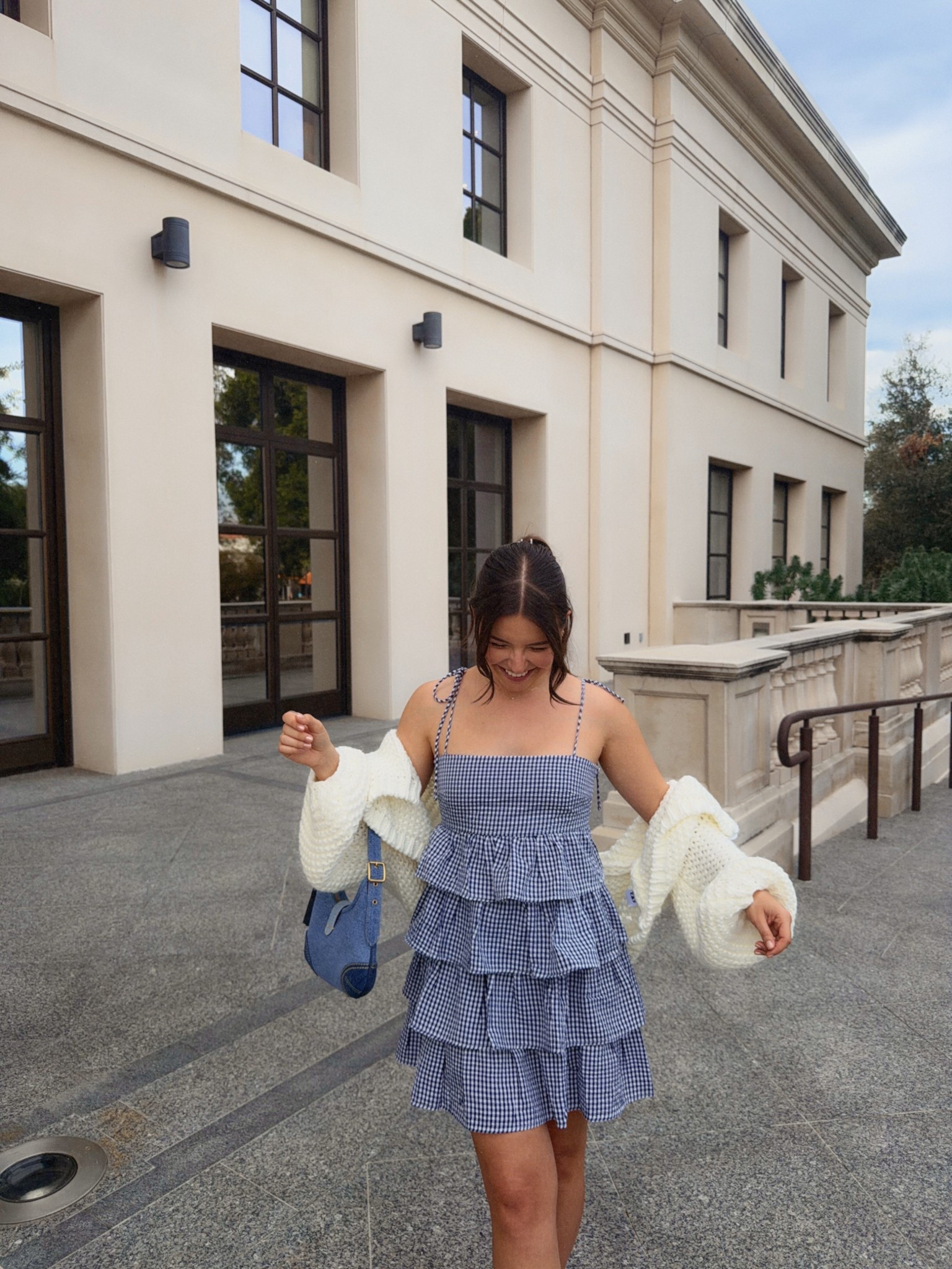 Feels like spring in LA 🌸 cutest dress from Beginning Boutique & bag from Coach! 👛

#LTKootd