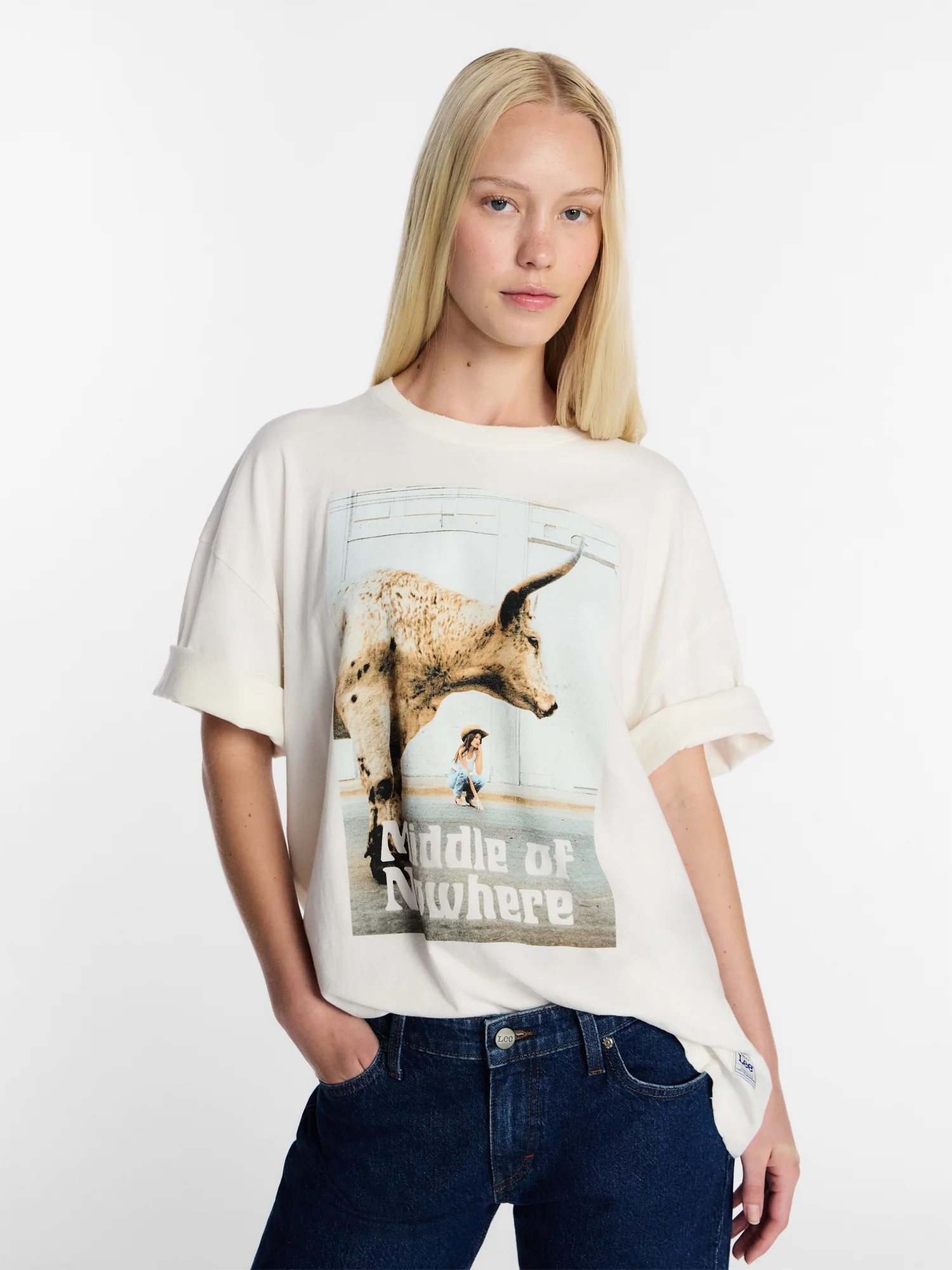 Kacey Lee Women's Middle of Nowhere Graphic Tee with Short Sleeves, Sizes XS-XXL | Walmart (US)