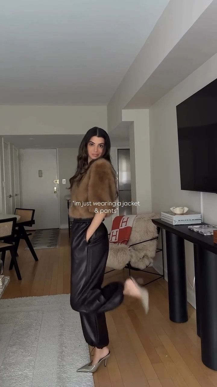 FURrreezing but chic🐻