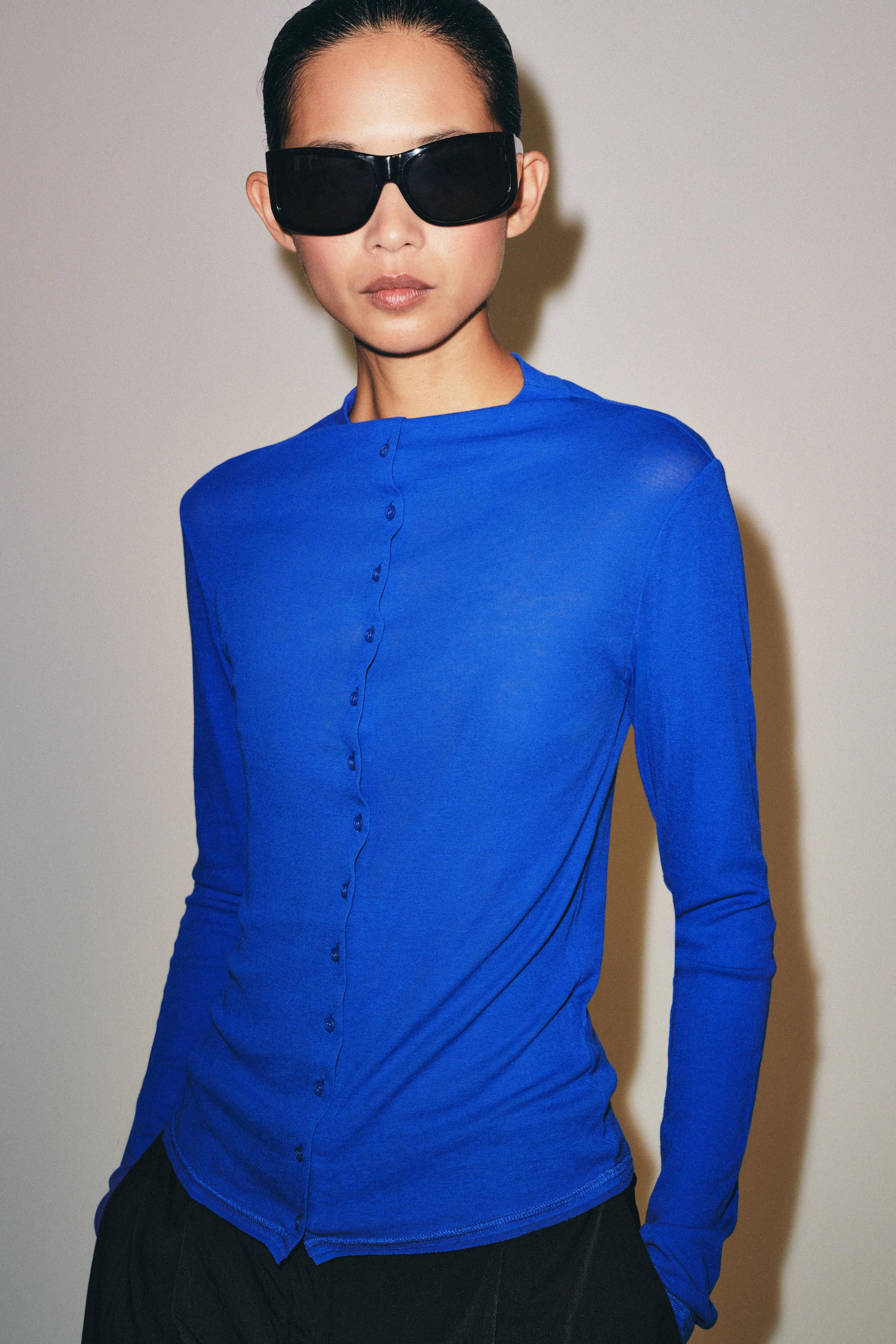 BUTTONED HIGH NECK TOP | Zara US