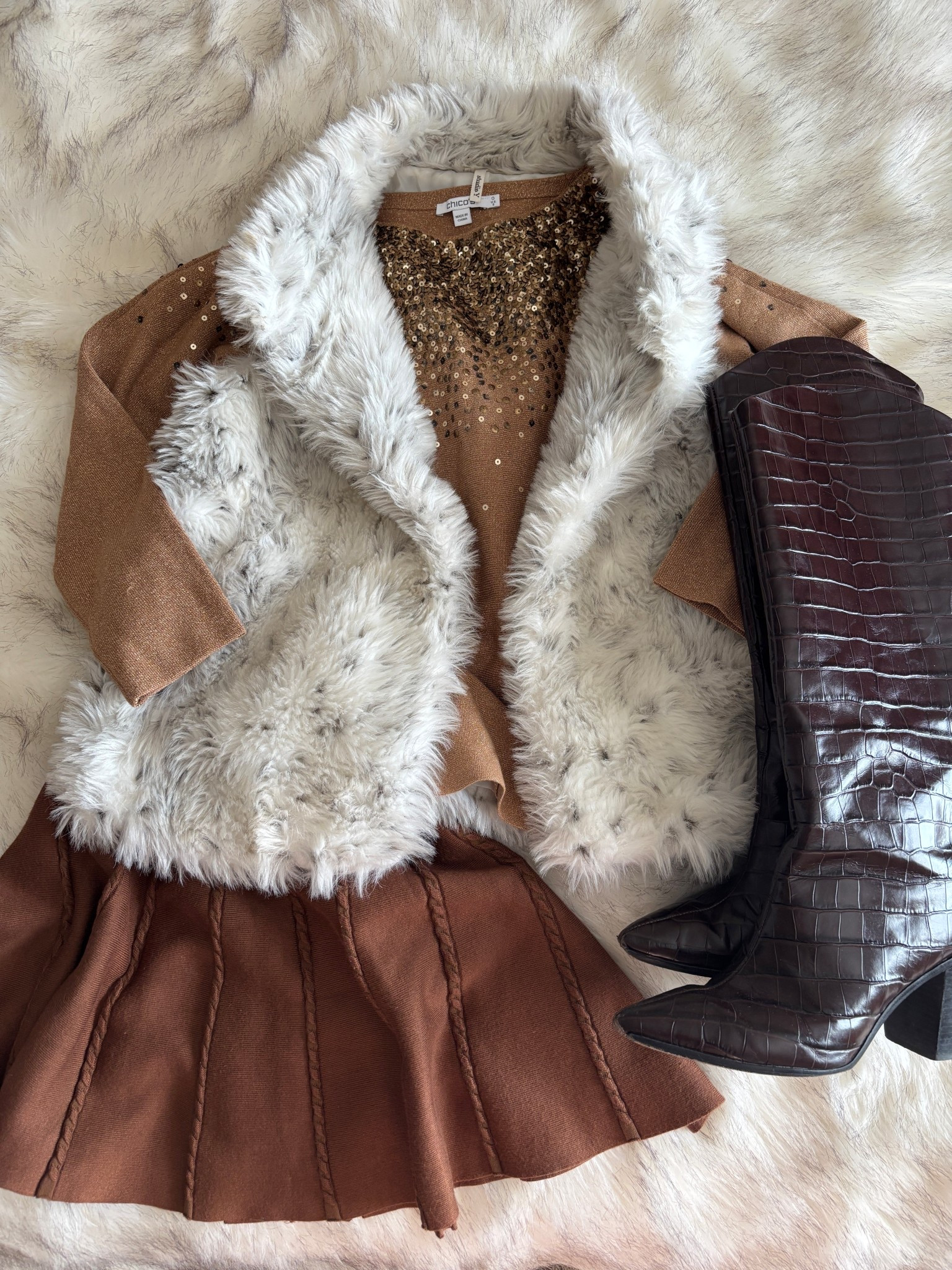 Neutrals with a little bit of sass 🥰

#LTKootd #LTKHoliday #LTKSeasonal