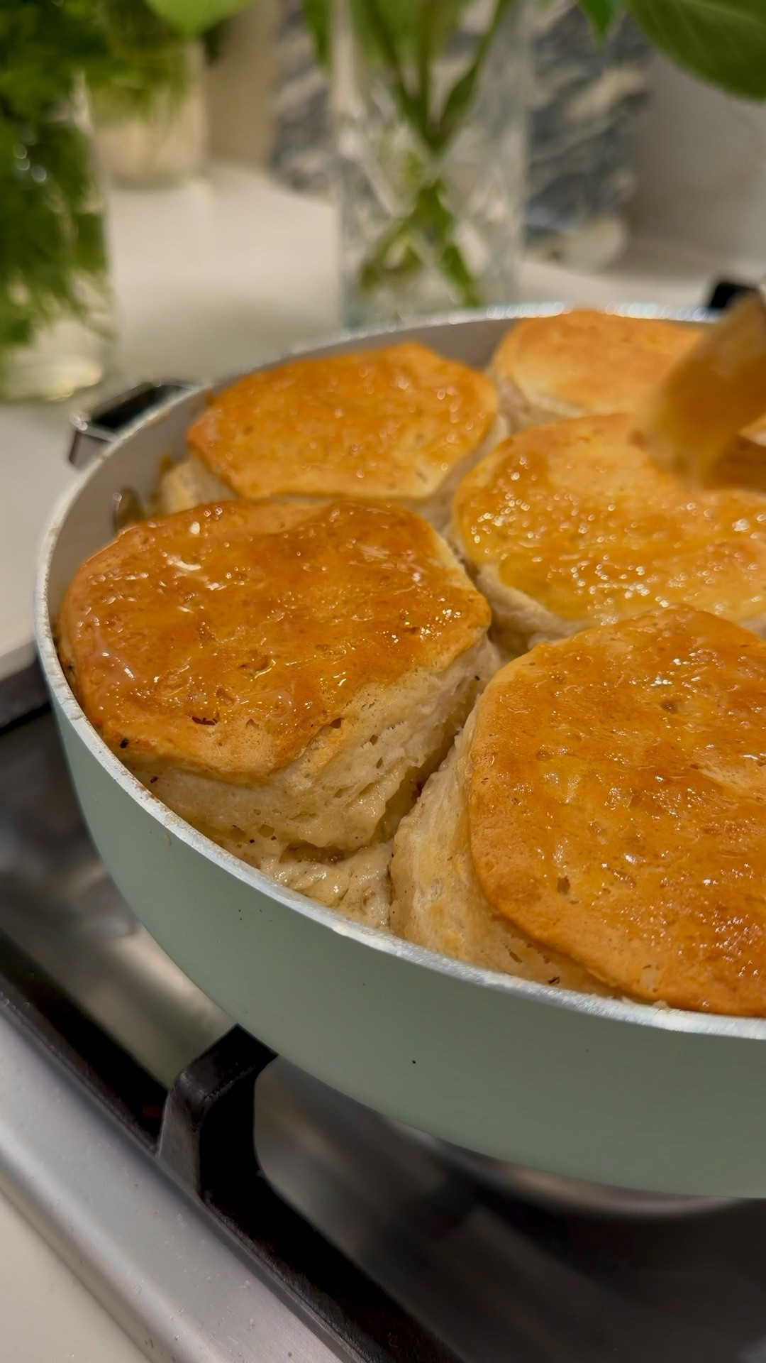 #ad Biscuits and gravy will forever be a comfort breakfast and it’s so easy to make! I was able to do it all in one pan using @goodcook removable handle cookware. Their 14 piece set is available @target #GoodCook #GoodCookPartner #targetpartner 

Southern Biscuits & Gravy
✨ 1 lb maple breakfast sausage
✨1/4 teaspoon cayenne 
✨1/4 teaspoon garlic salt 
✨1 teaspoon Worcestershire sauce
✨2 tablespoons butter
✨ 1/4 cup all-purpose flour
✨3 cups milk
✨ Lots of freshly cracked black pepper
✨fresh sage 
✨ 1 can refrigerated biscuits plus melted butter mixed with honey to top them off when they’re done 

Brown the sausage over medium heat and season with cayenne, garlic salt and Worcestershire sauce. Add butter and sage then  Sprinkle in the flour and cook for about 3 minute, stirring well. Slowly pour in the milk and simmer until the gravy thickens. Taste Season with salt and plenty of black pepper. Arrange the biscuits over the gravy, remove the cookware handle, and bake at 350°F for 20 to 25 minutes until golden brown or according to the biscuit package
