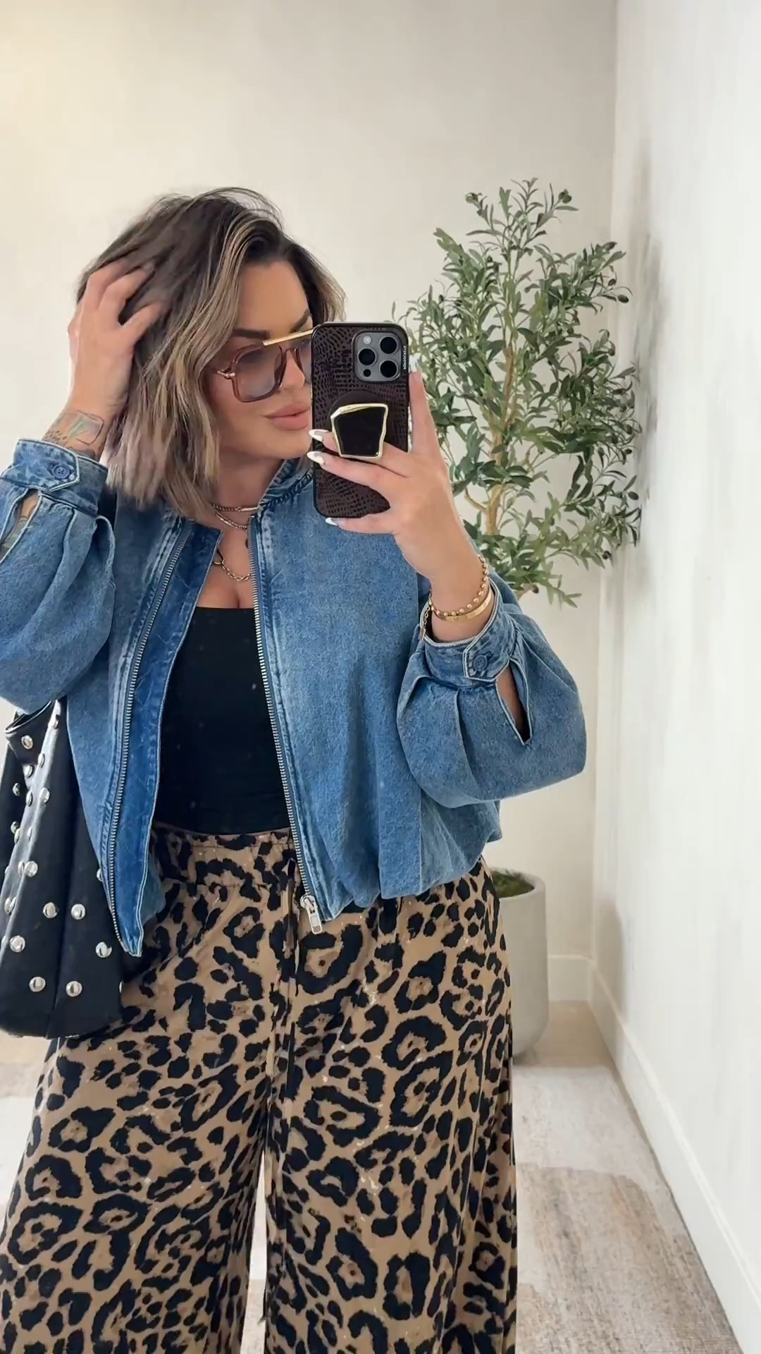 Pants xl perfect length on me with a platform sneaker I’m 5’5 
Tank L 
Jacket L 


Follow my LTK @shaynaslife on the @shop.LTK app to view this post and get my exclusive app-only content!

#liketkit 
@shop.ltk
https://liketk.it/5KKZX