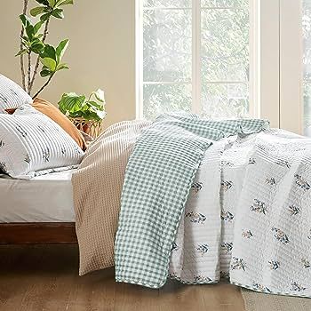 Bedsure Floral Quilt Set Queen - Reversible Botanical Spring Flower Quilt Bedding Set, 3 Pieces M... | Amazon (US)