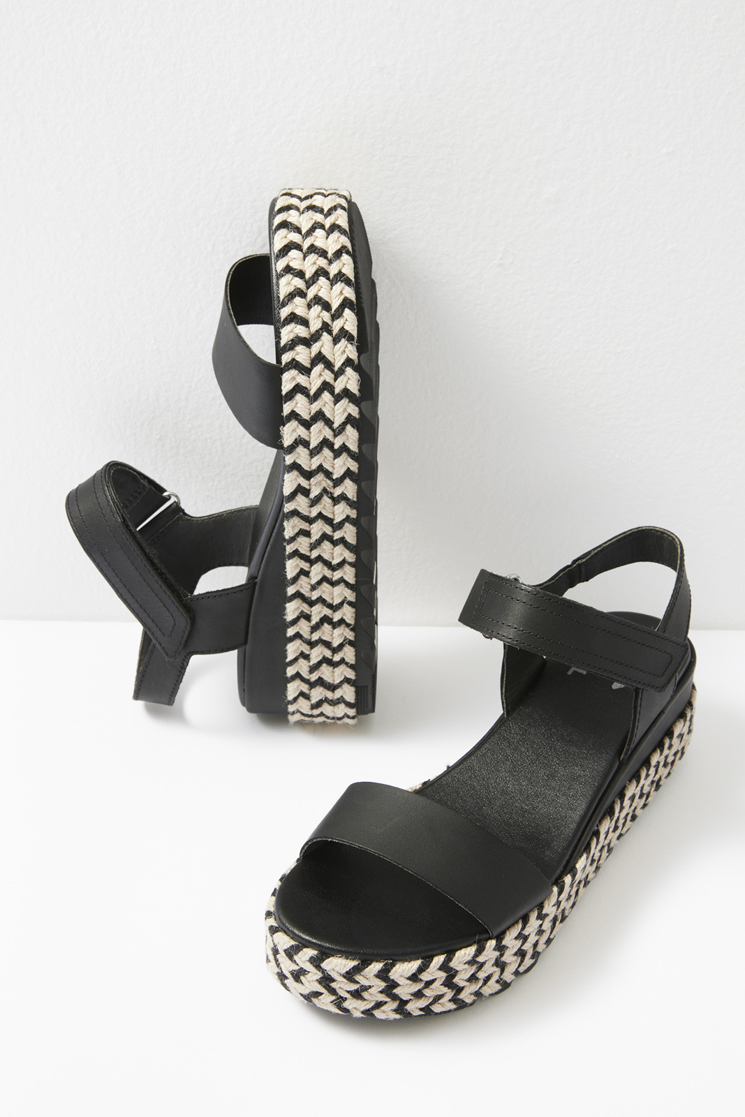Cameron Flatform Sandal | Evereve