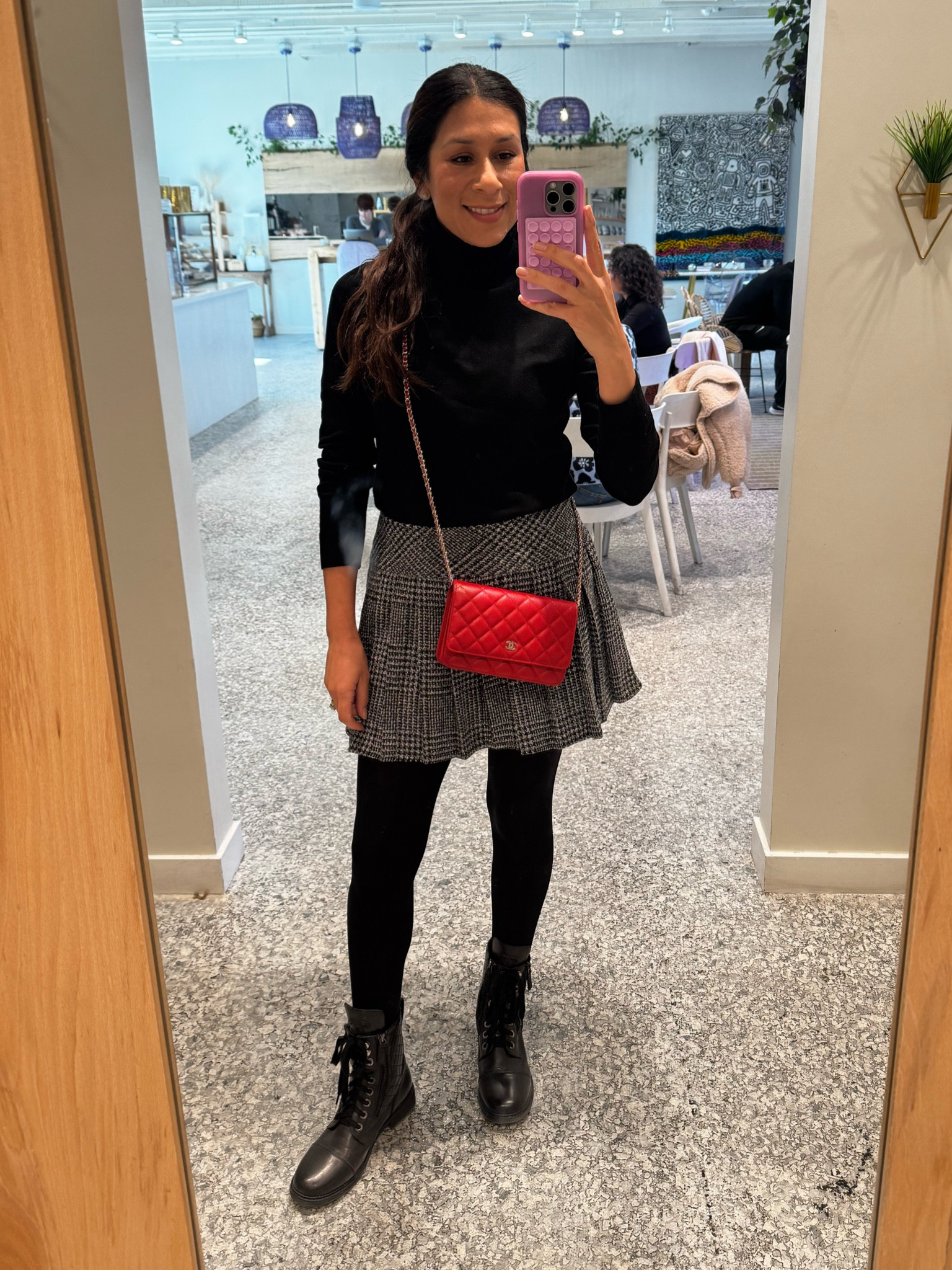 Coffee dates and classic vibes ☕️🖤 Bringing tweed, turtlenecks, and a pop of red into the season. #OOTD #EffortlessStyle #ChicAndCozy

#LTKFindsUnder50 #LTKSeasonal #LTKStyleTip