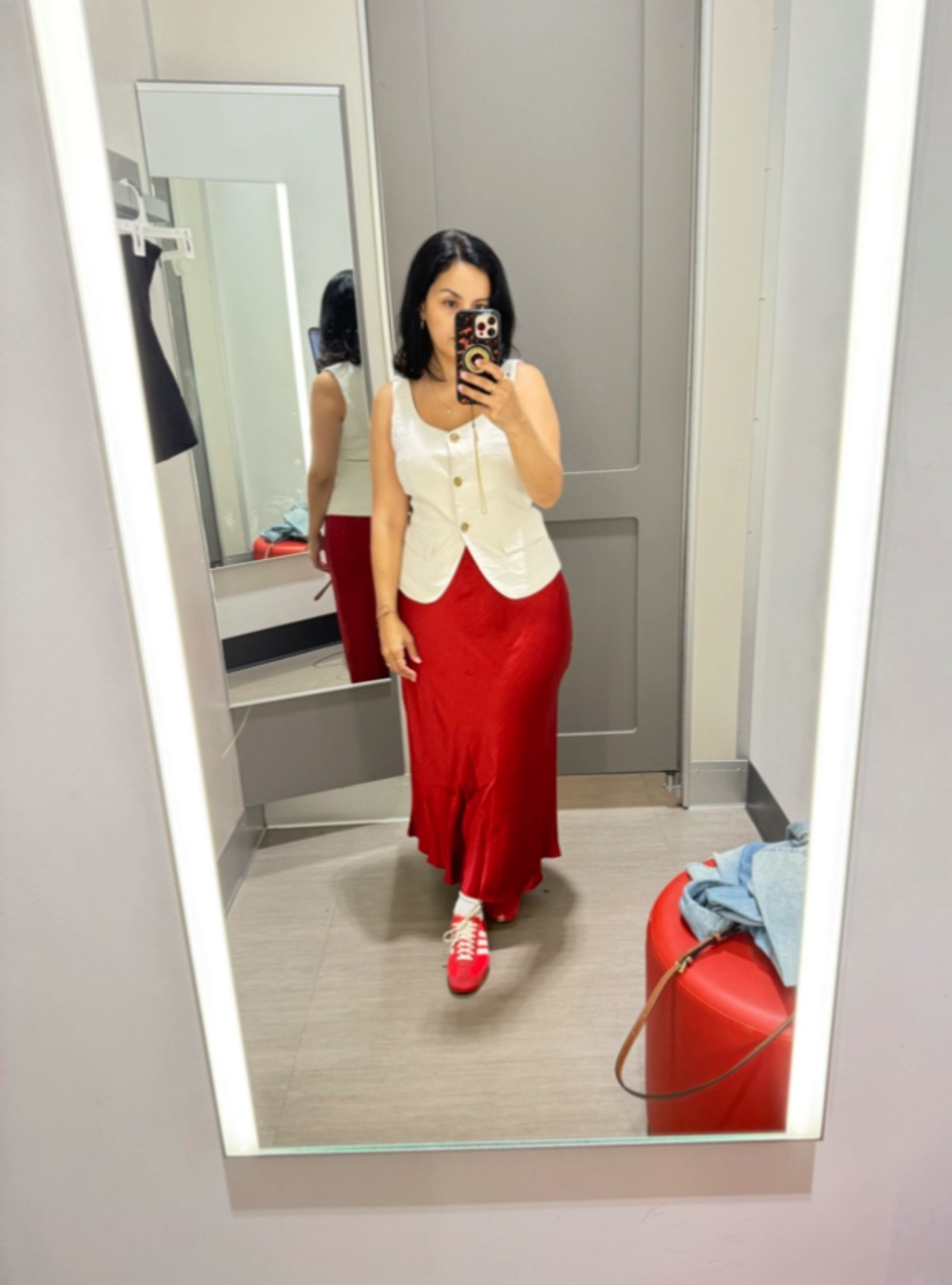 A pop of red, a mix of dressy + casual. ❤️


#LTKFindsUnder50 #LTKStyleTip #LTKShoeCrush