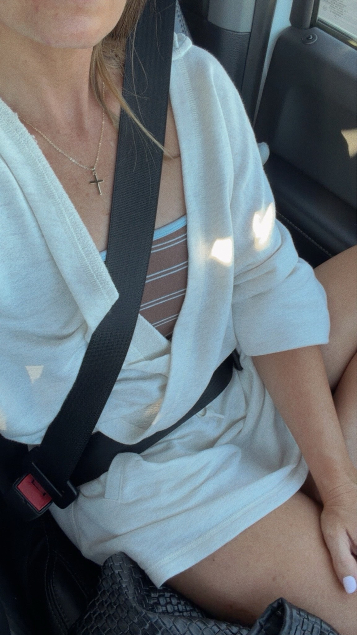 Travel OOTD! Outfit from Aerie and this tank is the bra free one from Abercrombie!

#LTKootd #LTKmomlife #LTKTravel