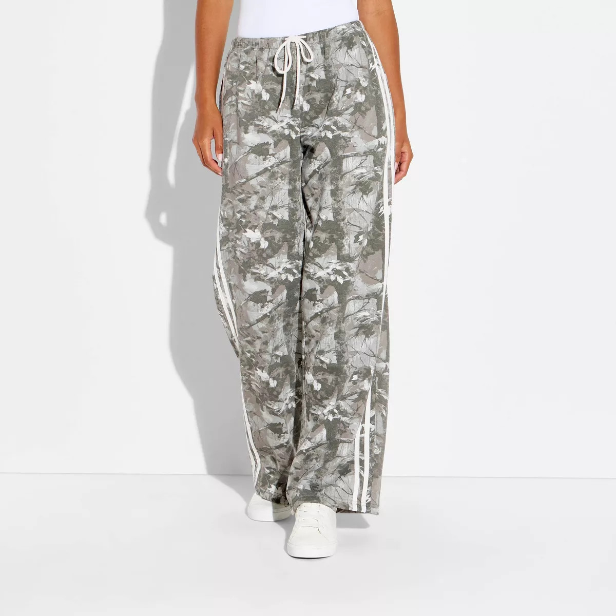 Women's Tree Camo Fleece Graphic Pull-On Pants - Green S | Target
