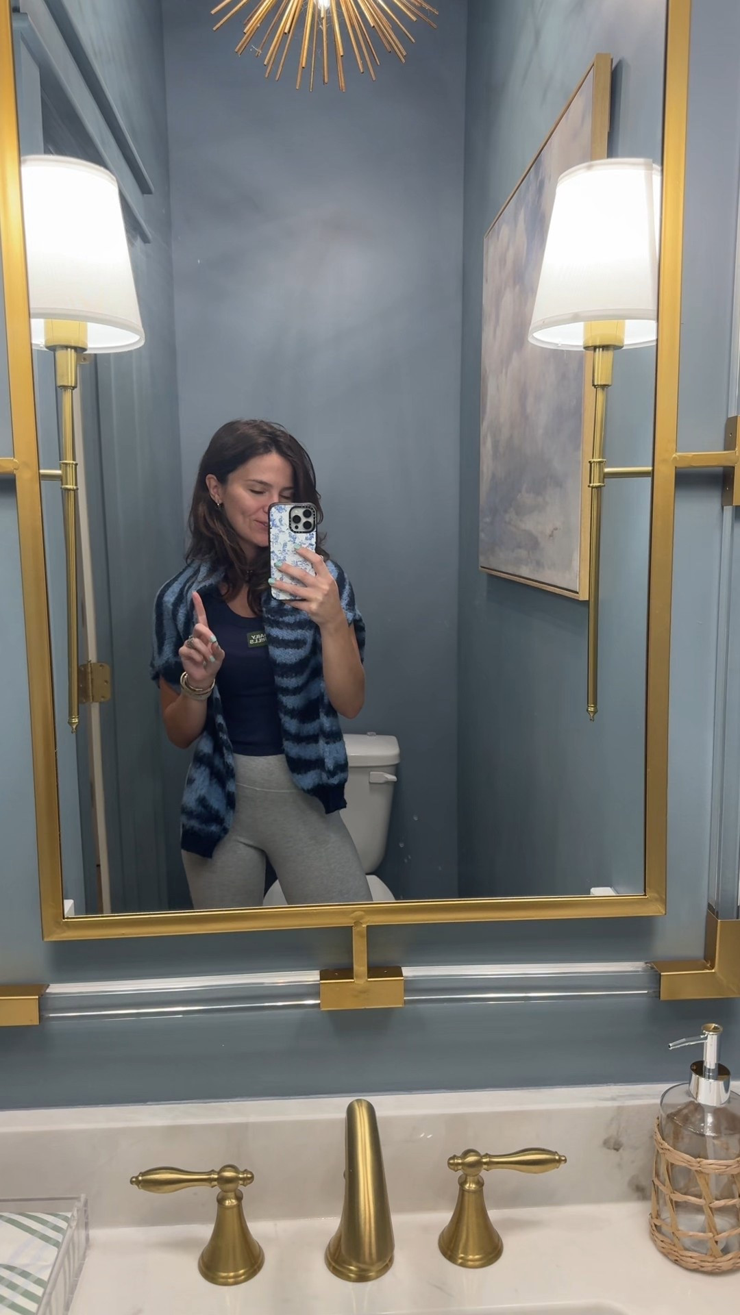 Links to the mirror and one similar!!