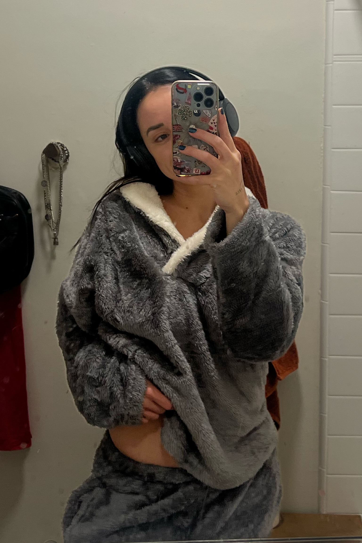 So so comfy I never want to take this off🥰 I got a size small :) 

#LTKGiftGuide #LTKCyberWeek #LTKHoliday