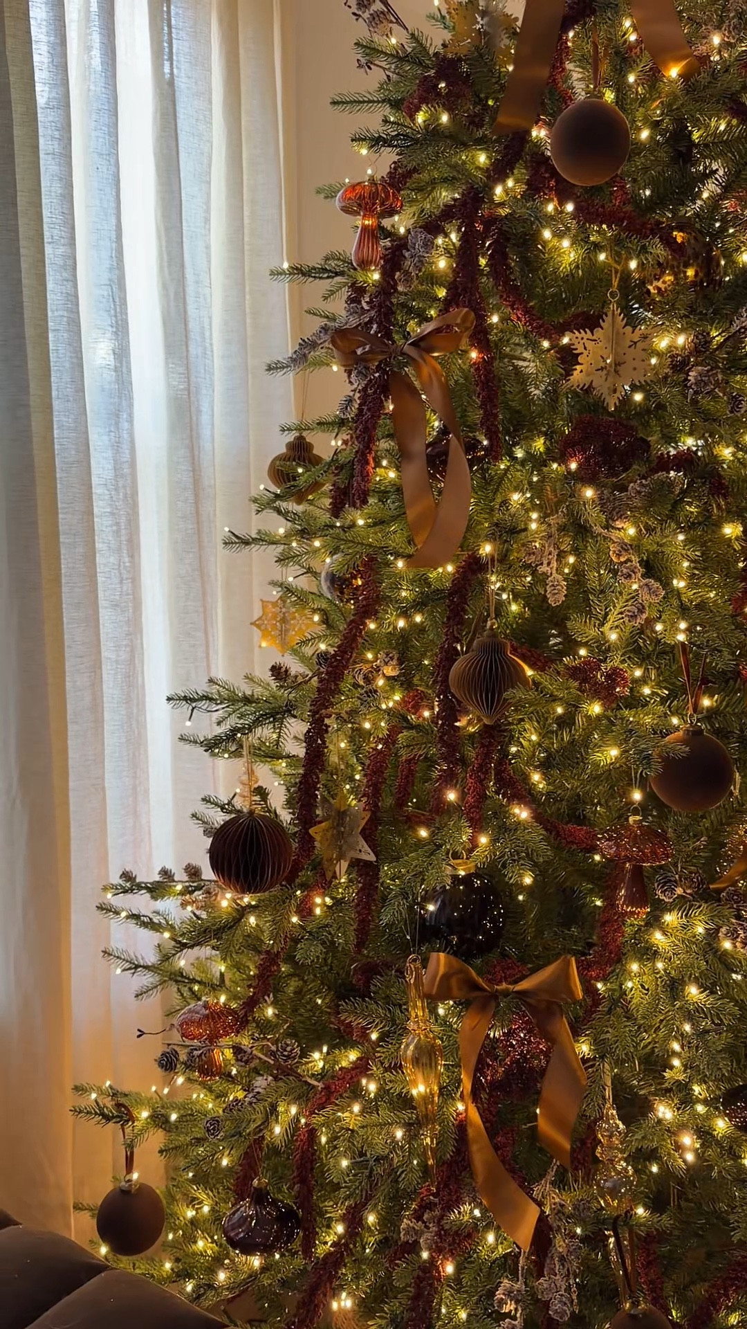 2025 Christmas tree

moody Christmas tree, Christmas tree inspo, ornaments, ribbon

#LTKHoliday #LTKSeasonal #LTKHome