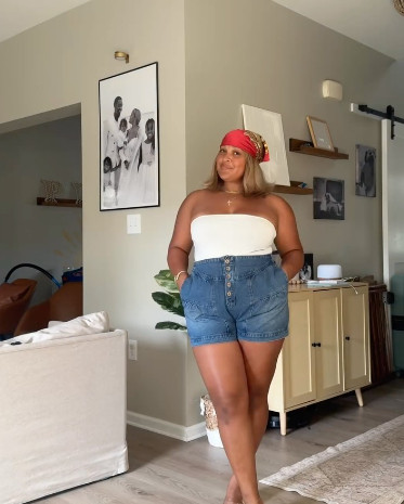 Vacation core unlocked. A clean white bandeau, waist‑snatching denim shorts, and a pop of red, cute, comfy, and so midsize‑petite friendly. 

 #LTKMidsize #LTKPetite #LTKFindsUnder50