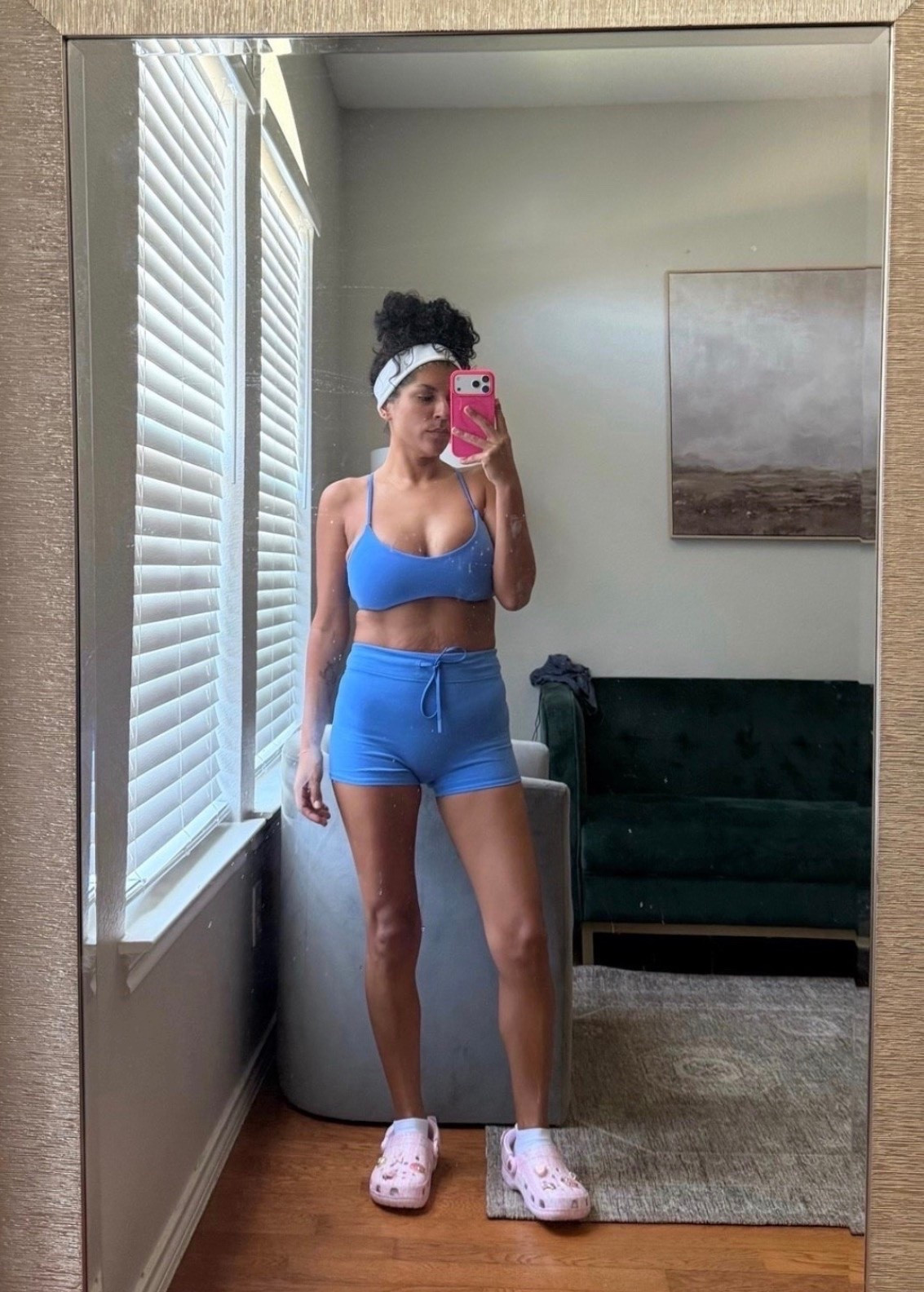 Blue set, pink Crocs, and a casual little combo that somehow just works 💙🩷 Easy, comfy, and perfect for summer days on the go.

#AthleisureStyle #MatchingSet #BlueActivewear #CasualStyle #CrocsStyle #EverydayOutfit #SummerStyle #LTKStyle #OOTD #ComfortMeetsStyle

#LTKdayinmylife #LTKootd #LTKfitnessgoals