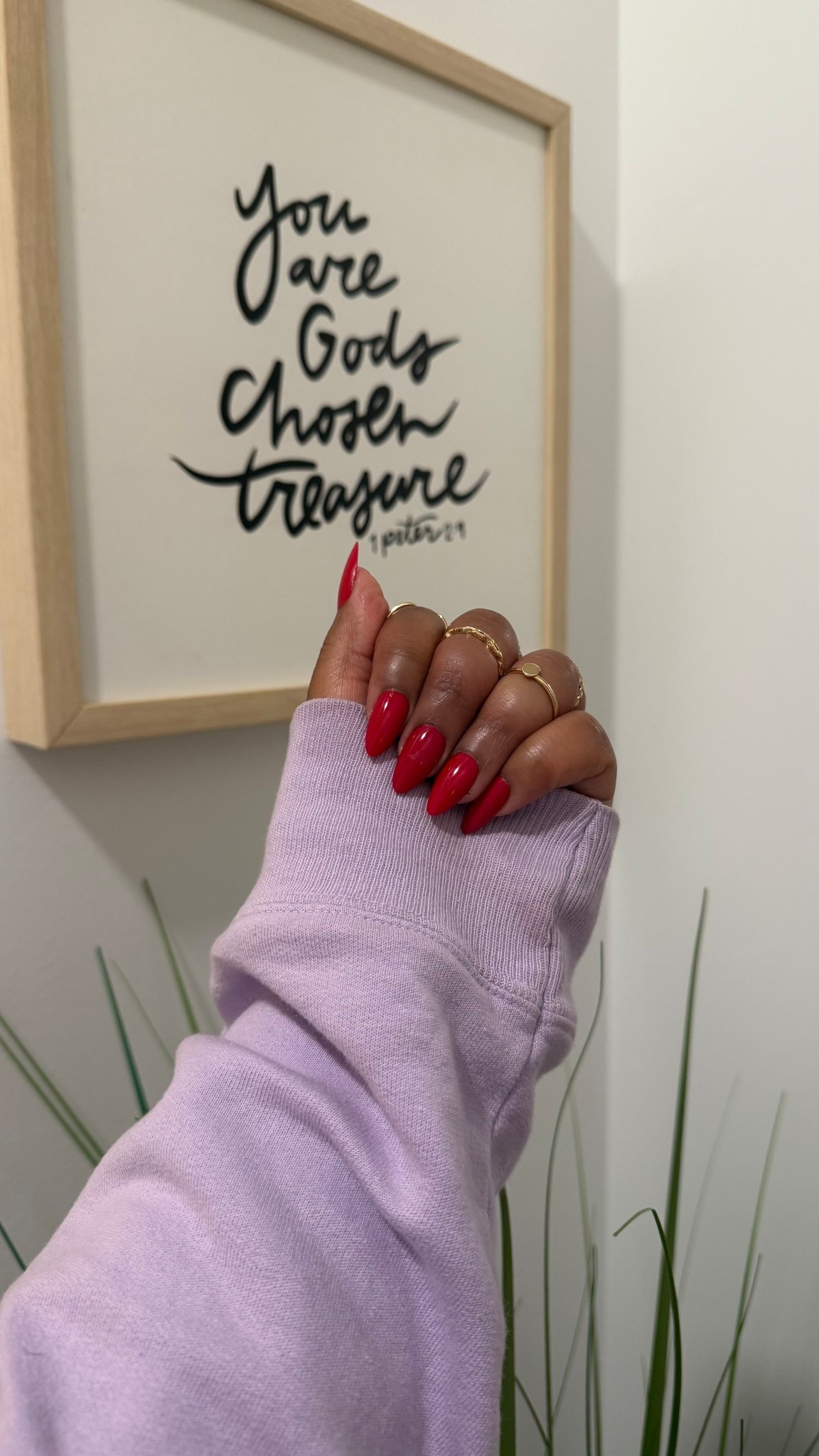 My favorite red press on (almond shape) nails from Sally Hansen in the shade ASAP Apple 

Sally Hansen perfect press on

#LTKFindsUnder50 #LTKBeauty #LTKStyleTip