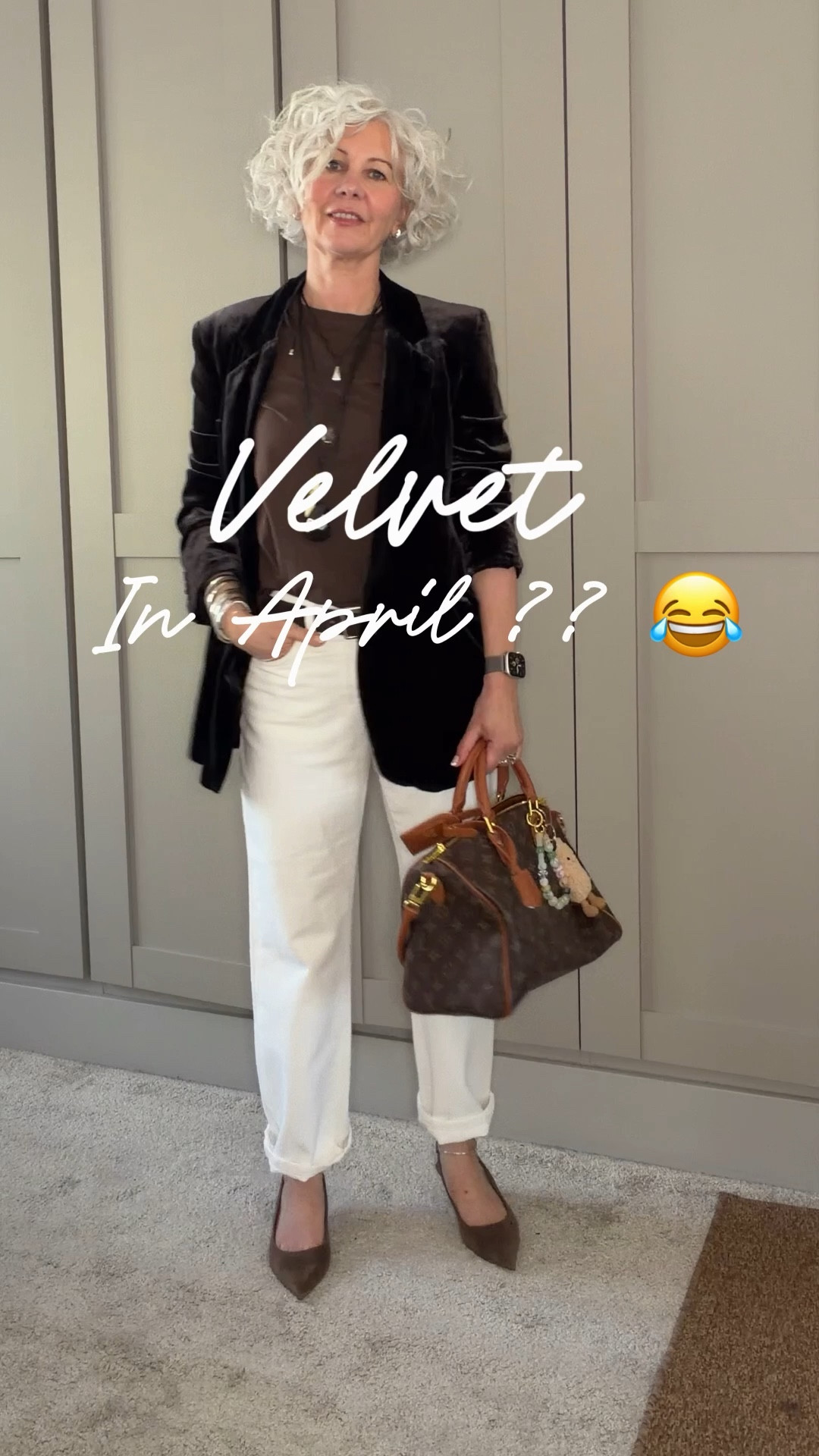 Classic look white jeans and a tee and blazer 

#LTKeurope #LTKuk #LTKjeans
