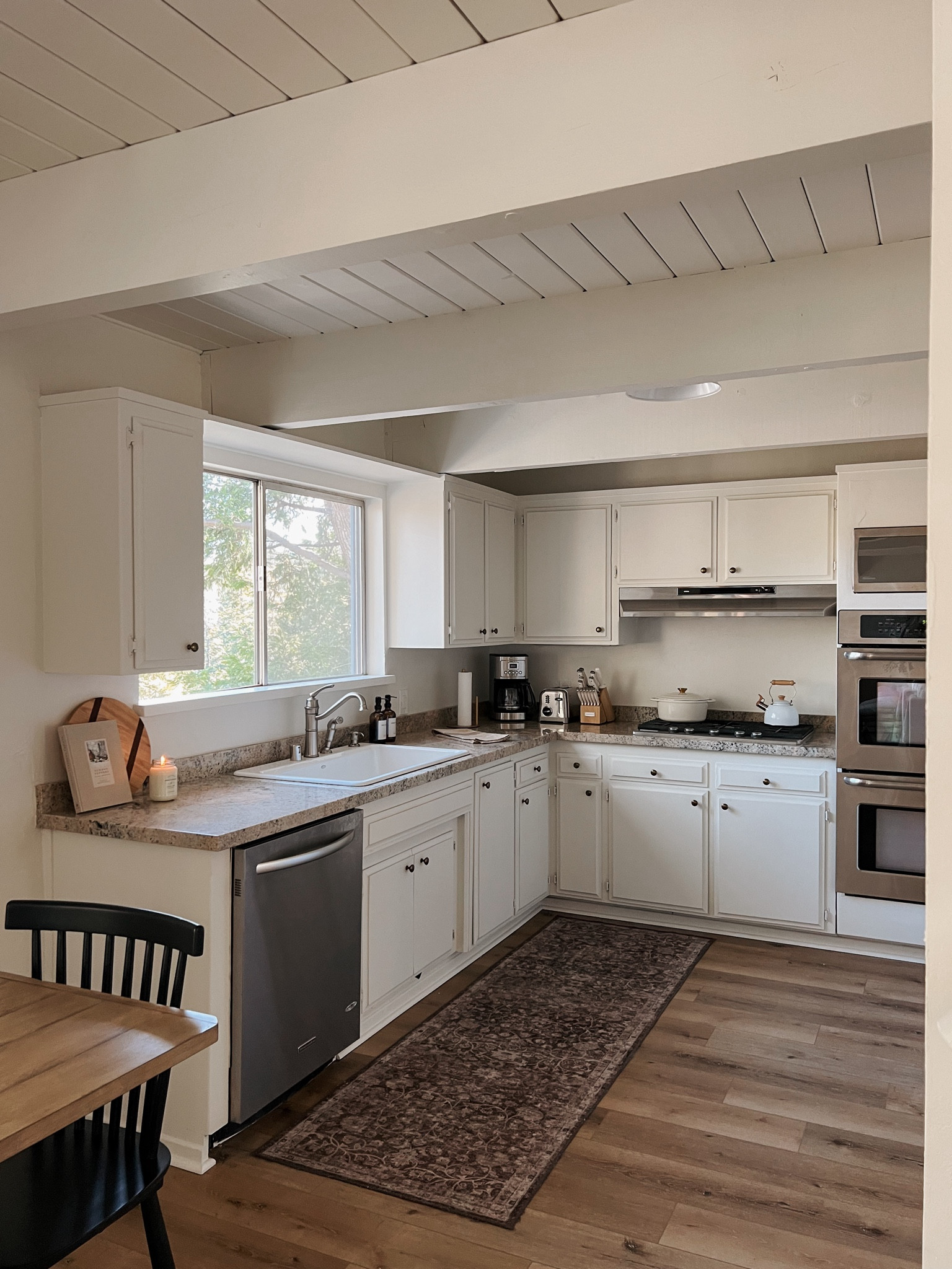 Shop the lakeside cottage kitchen! Live this Amazon runner - so pretty and affordable! 

#LTKHome