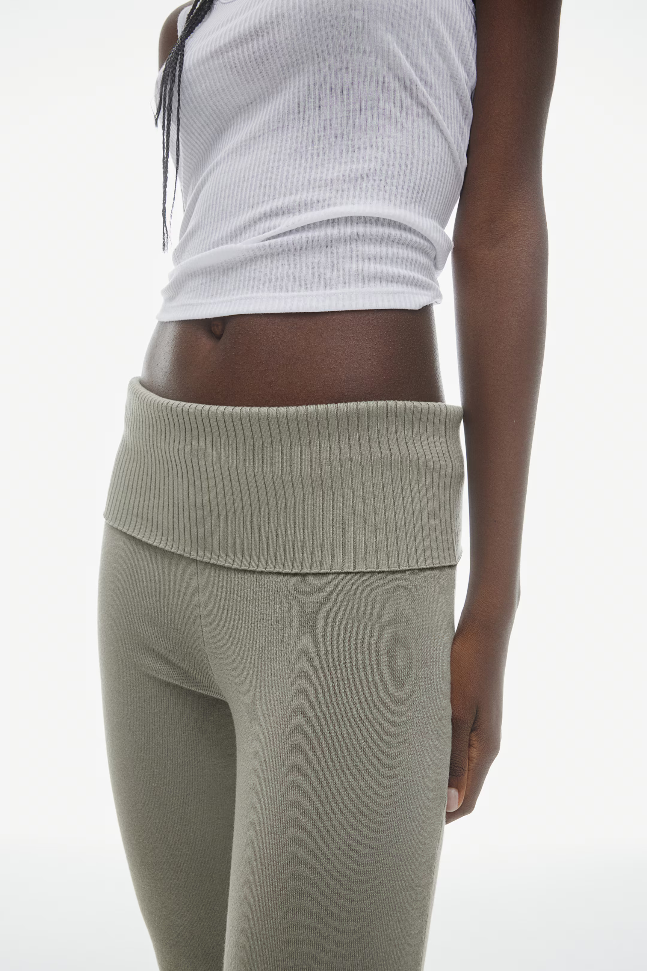 Flared fine-knit trousers - Regular waist - Long - Black - Ladies | H&M GB | H&M (UK, MY, IN, SG, PH, TW, HK)
