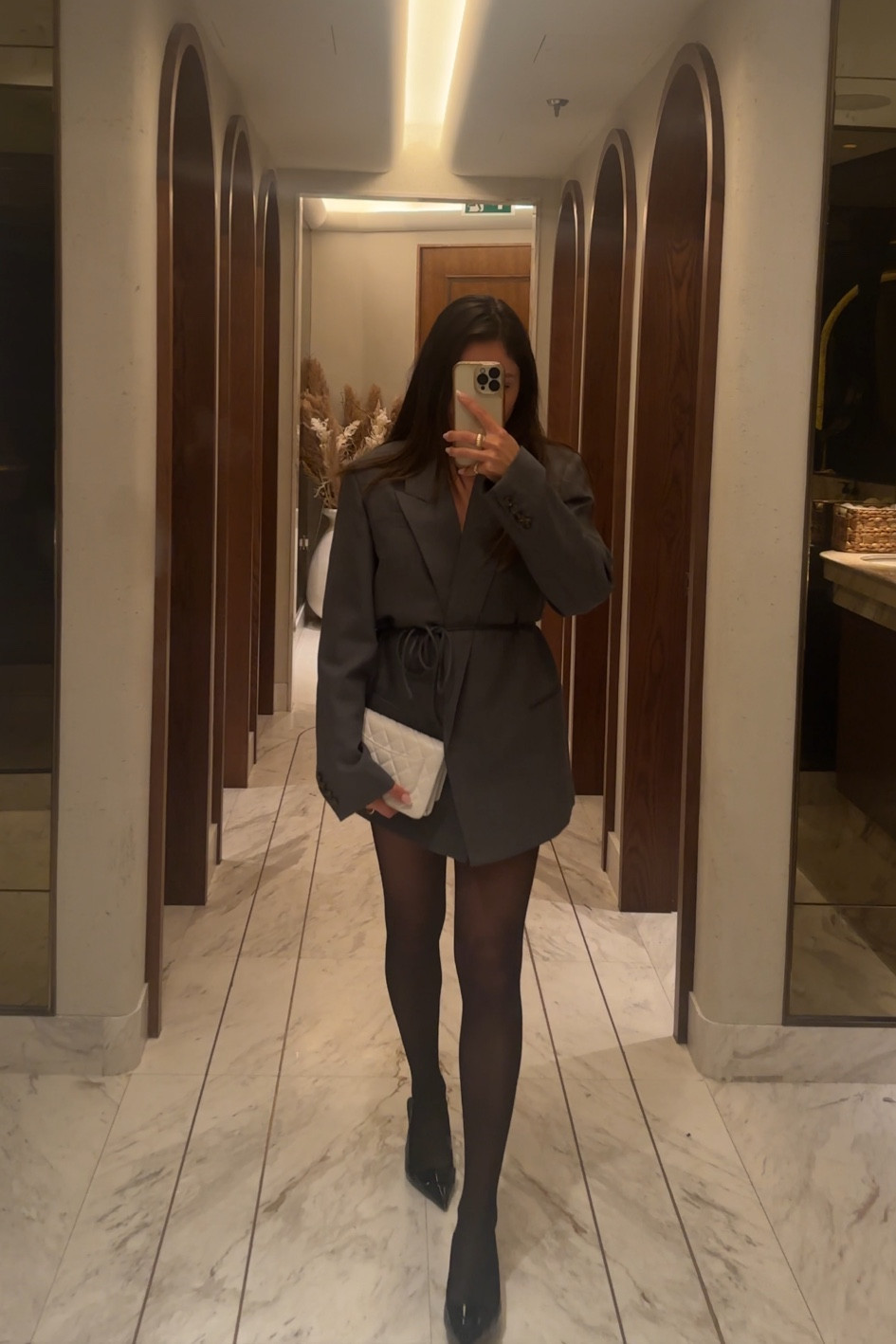 Belted blazer, gray blazer, work outfits, office workwear, what to wear on a night out, elegant looks, classy outfits, gray oversized blazer 

#LTKstyletip #LTKworkwear #LTKeurope
