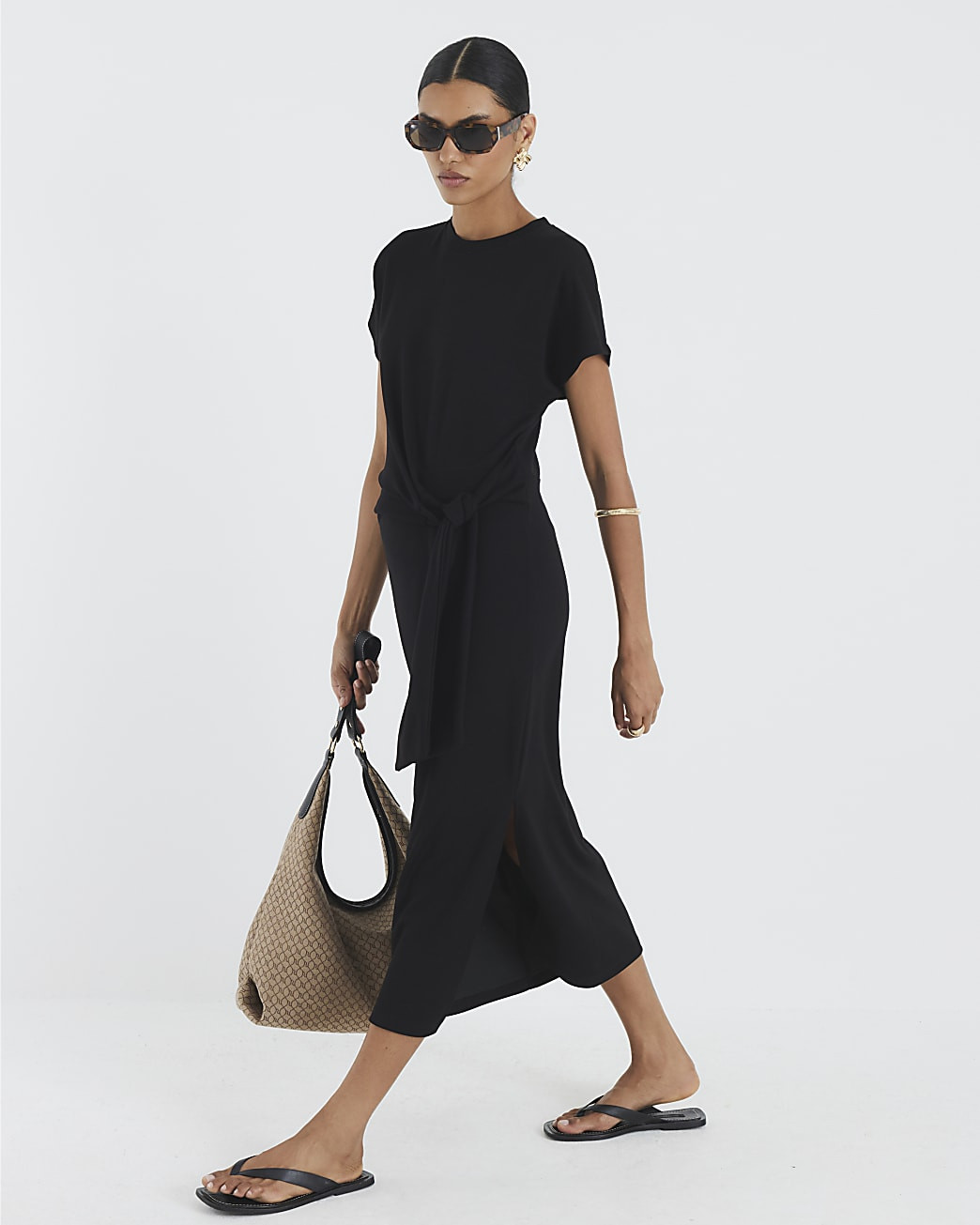 Black Premium Short Sleeve Knot Midi Dress | River Island UK & IE