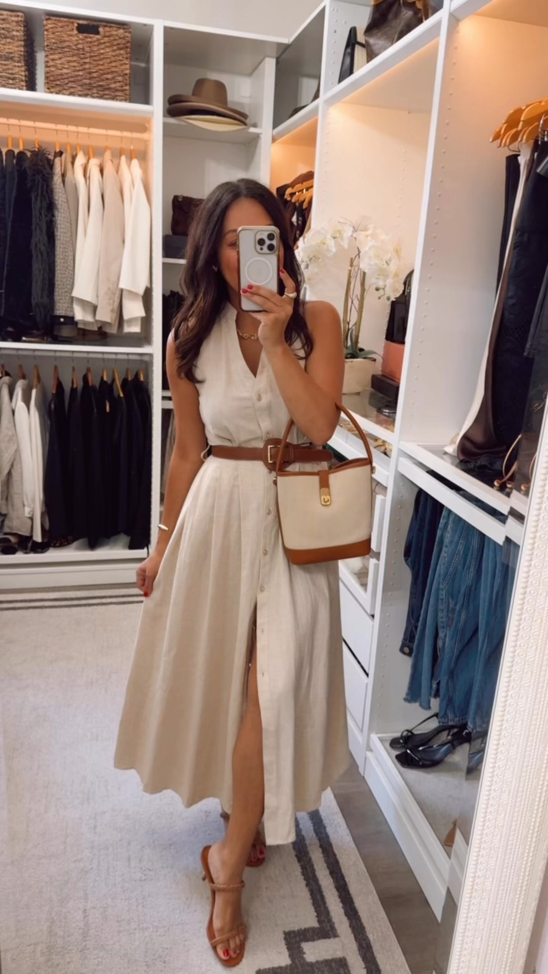 Such a classic dress and the fit is flattering ⭐️ dress is linen but want to note not the softest linen
Fits TTS, I’m wearing a small 

#LTKFindsUnder100 #LTKOver40