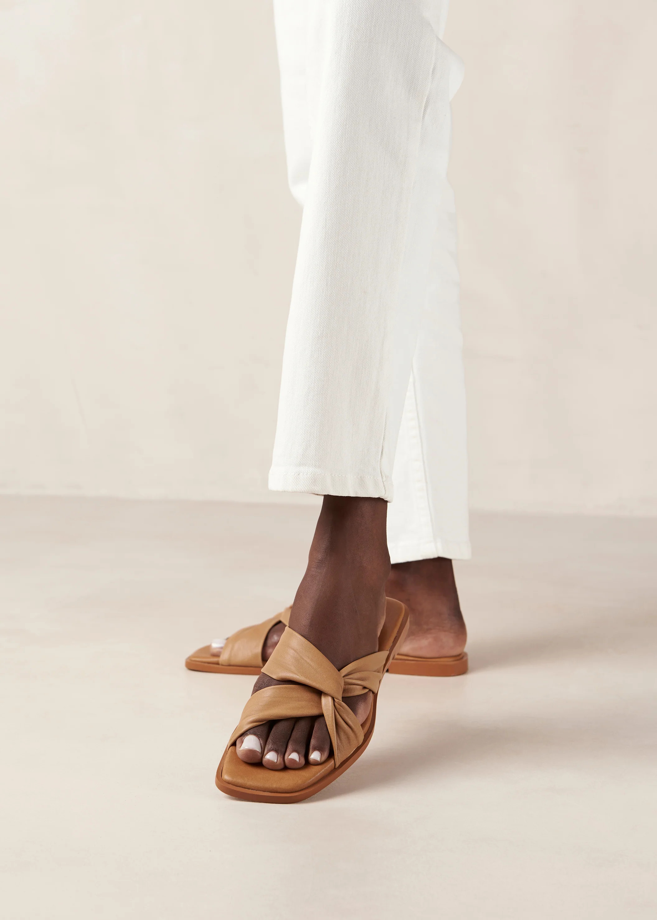 Nomad - Brown Leather Sandals | ALOHAS | Alohas FR