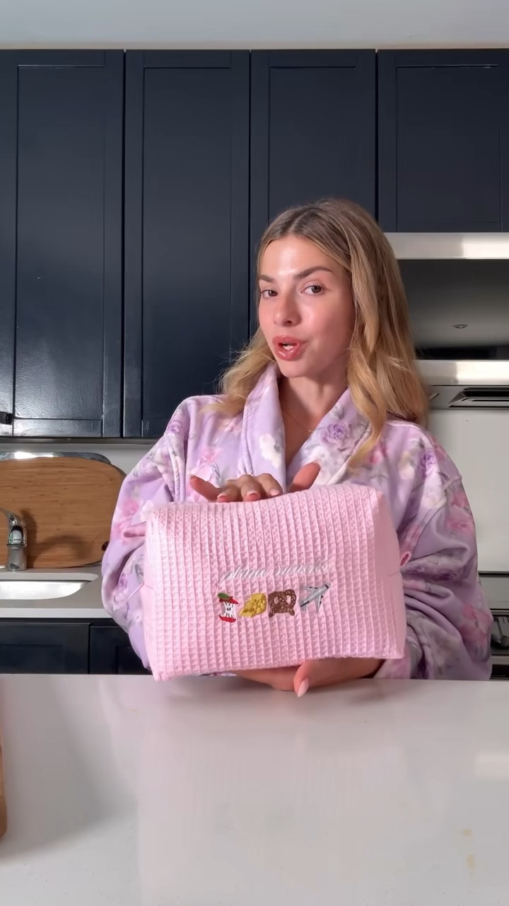 And we’re off again ✈️

#LTKTravel #LTKStyleTip