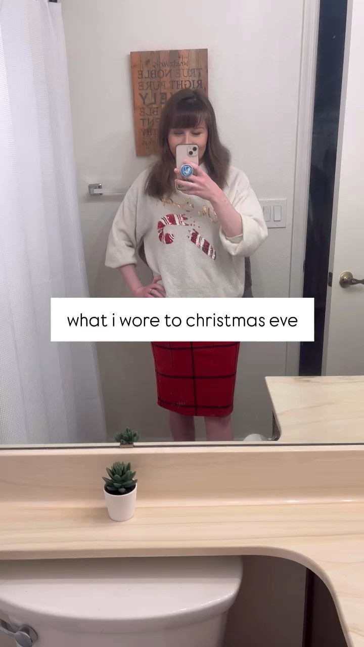 i am definitely a huge outfit repeater so i unfortunately don’t have links for the outfit itself (i bought the sweater years ago and thrifted the dress last year)



#LTKHoliday #LTKWatchNow #LTKSeasonal