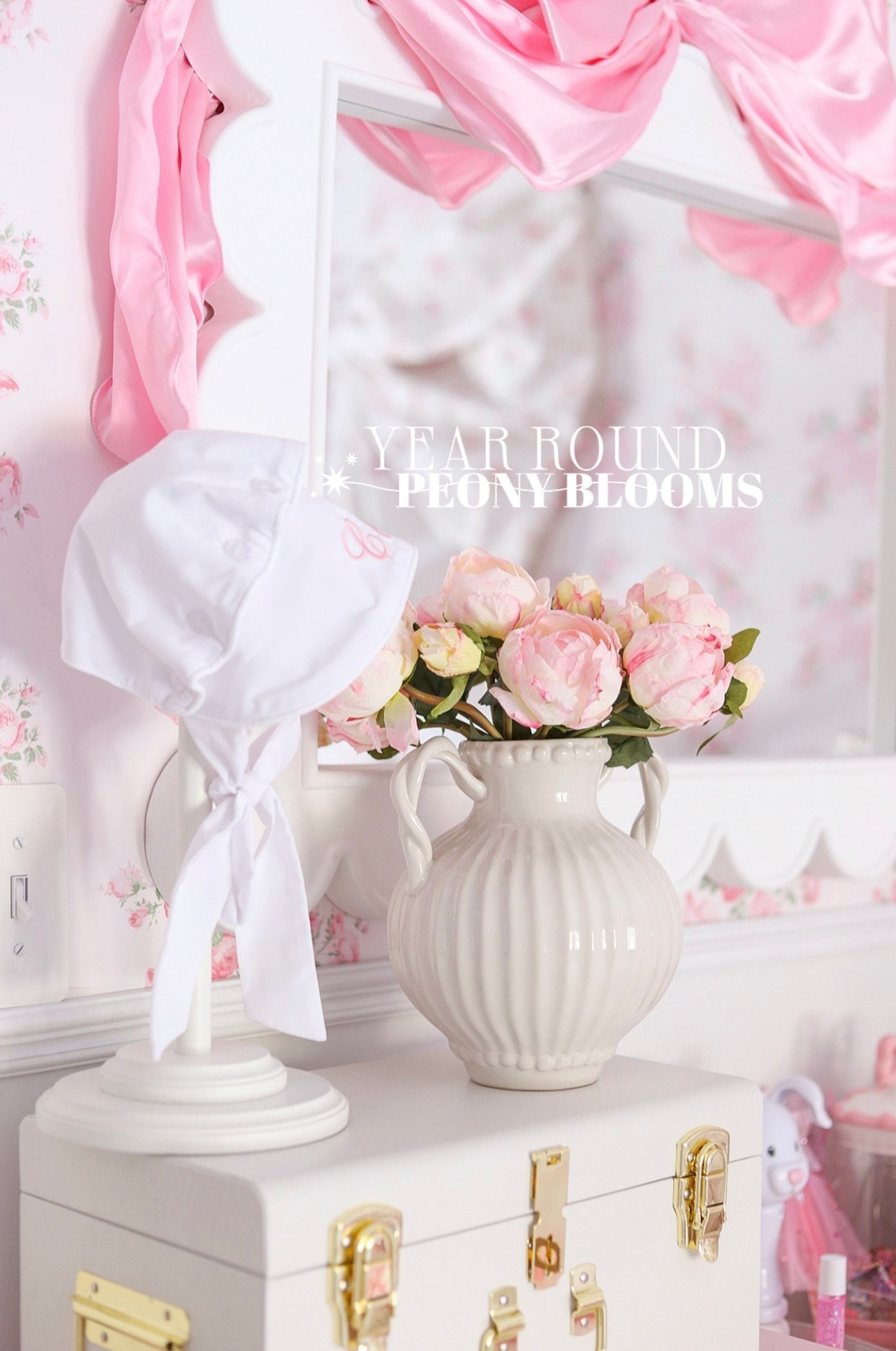 The prettiest peonies that will bloom year round. 🌸✨🎀



Comment PEONY for the details, they are very realistic and can be shaped/bend. Couldn’t be more impressed.   