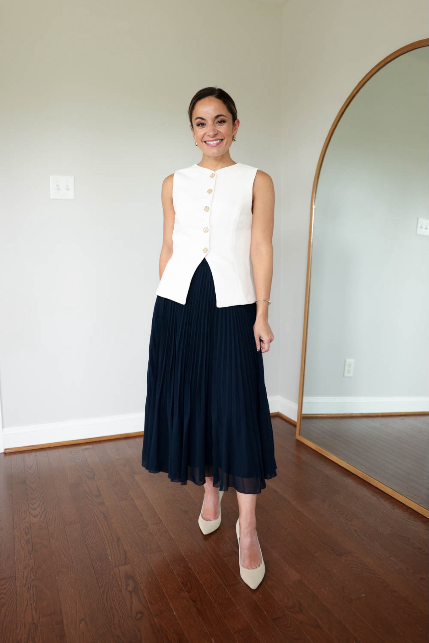 Four neutral outfits for work with navy and cream from @aritzia #aritziapartner

Sizing
Wilfred Twirl Skirt: XS
Wilfred Regal Vest: 0 in light birch - sized up

My measurements for reference: 4’10” 105lbs bust, waist, hips 32”, 24”, 35” size 5 shoe. 25” inseam measurement to my ankle bone. 

#LTKWorkwear