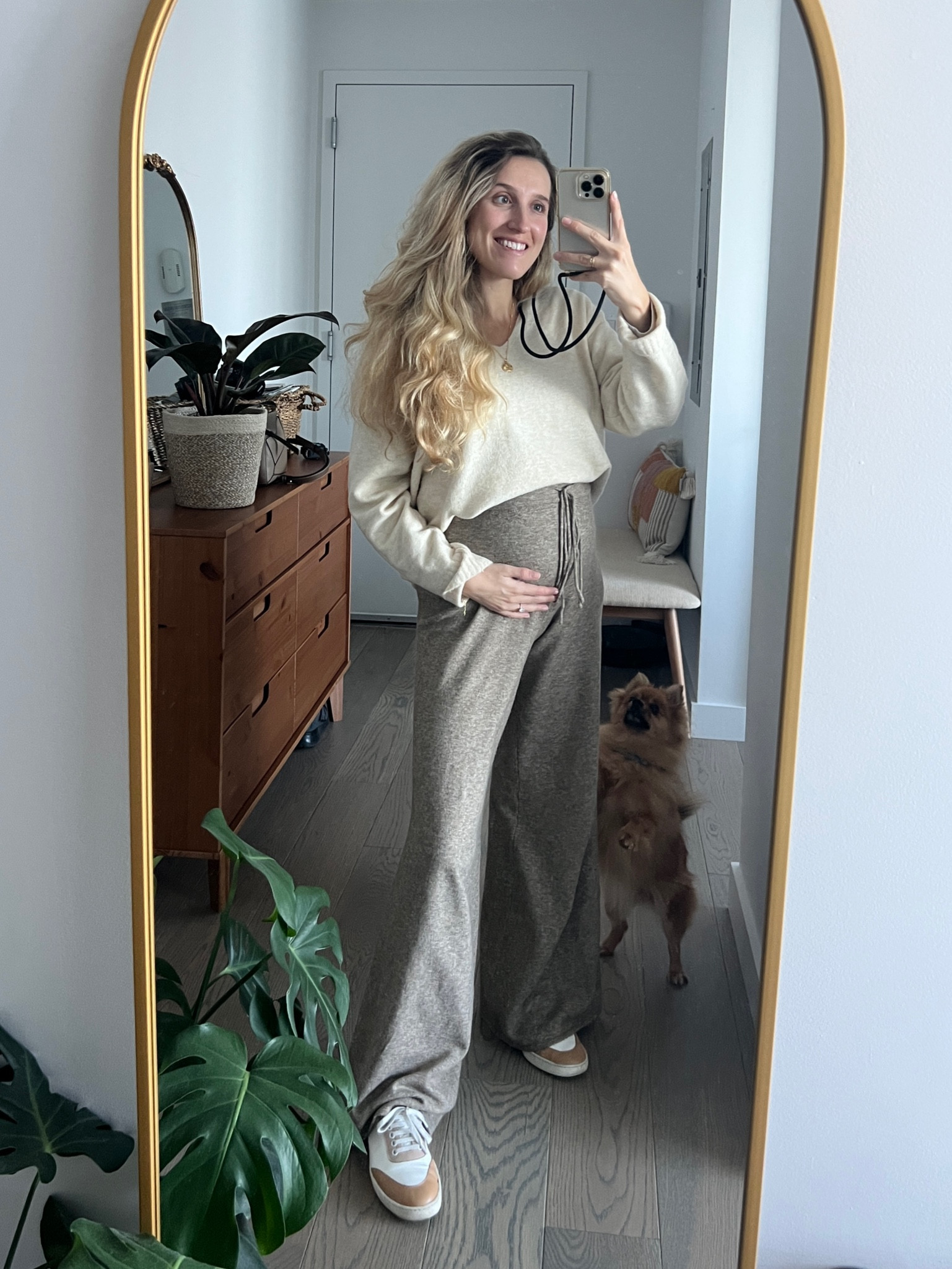 What to wear on the second trimester of #pregnancy 🤰🏼||

Sweater + Pants: #Mango
Corn-based sneakers: #Orozandco
Hsndbag: #puzzle #Loewe
Necklace: #Monicavinader

#LTKSeasonal #LTKshoecrush #LTKbump