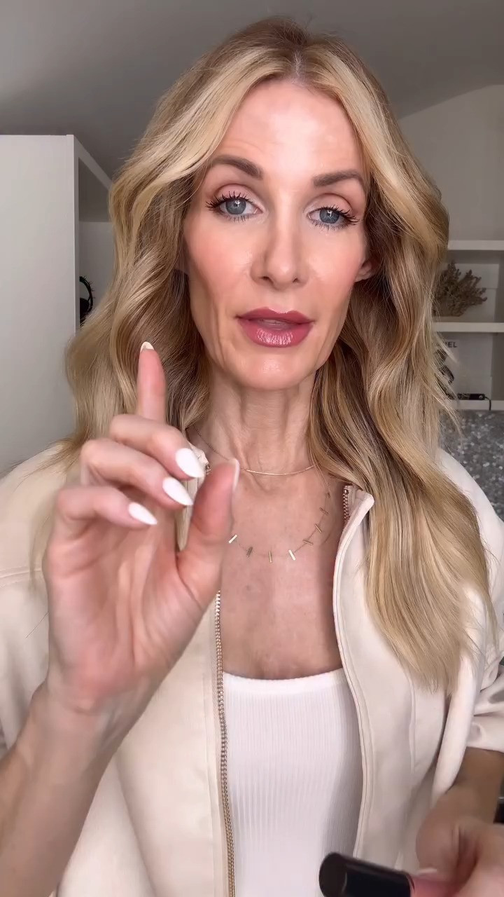 The perfect spring jacket✨Only $44 and such a steal! It comes in four colors — I’m wearing an XS.

Paired with these perfect cropped flare jeans (not too short 🙌), so they elongate your legs instead of cutting them off. Wearing a size 24.

Everything runs true to size 🤍 

 

#LTKootd #LTKSeasonal #LTKOver40