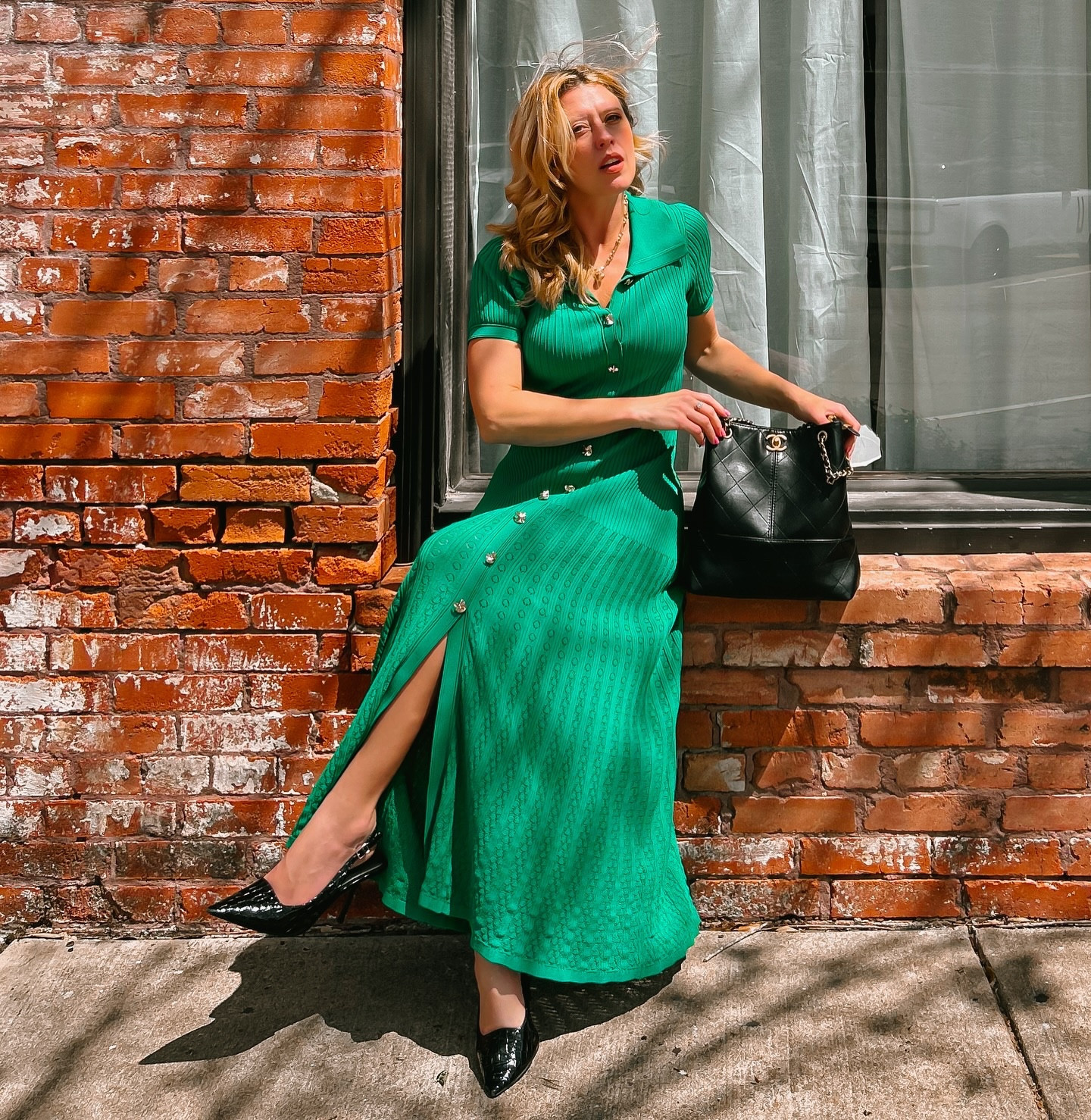 What I wore to a recent meeting 💚 Dress: @sandroparis via @renttherunway // Grab 60% off your first month with code: RTRXCLOWY

Coffee: @bojocoffeeco ☕️ 

#classicstyle #sandro #springfashıon #cinematicphoto #downtownbryan