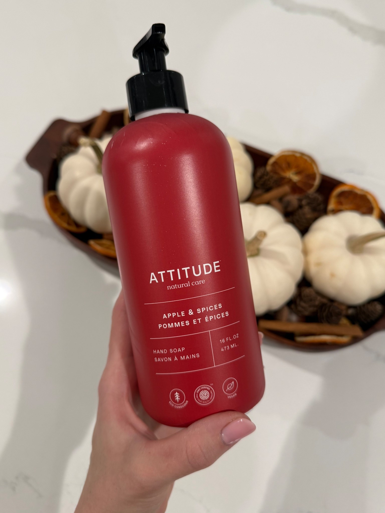 Non-toxic holiday hand soap🍎🪵

#LTKFamily #LTKHome #LTKSeasonal