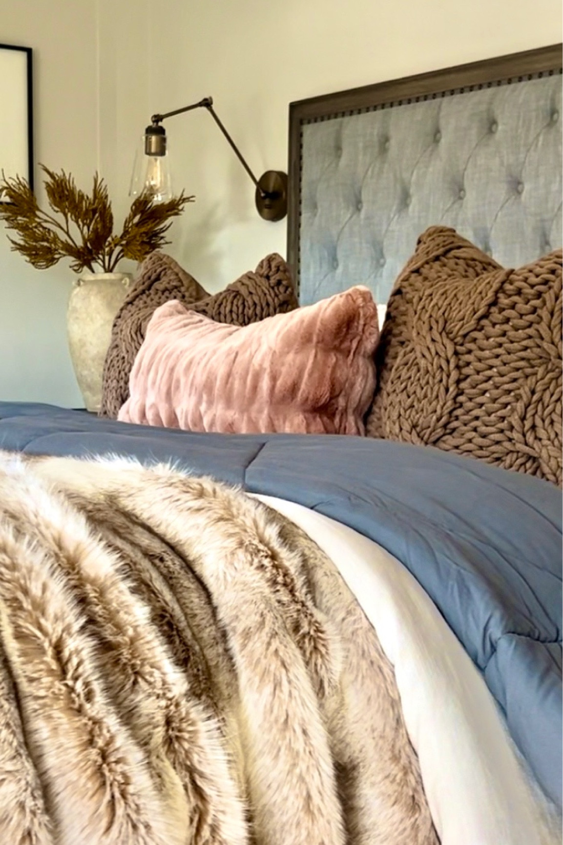 Bed styling! 

#LTKsalealert #LTKhome #LTKstyletip