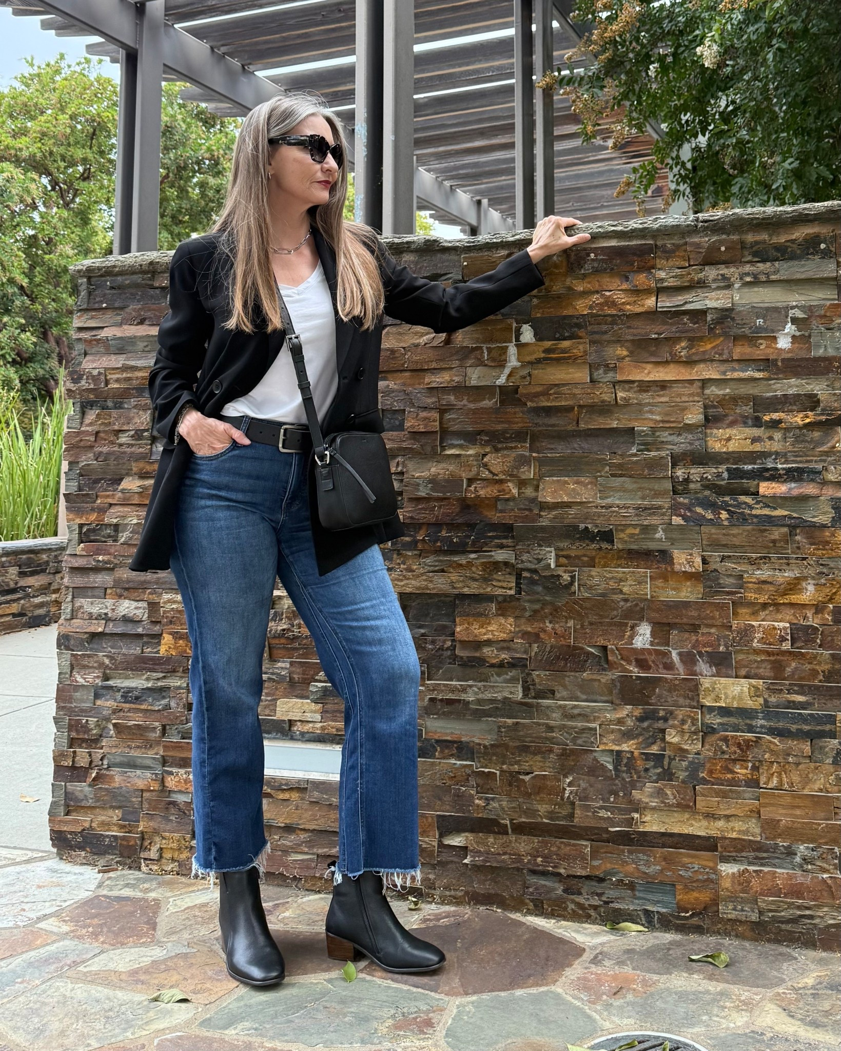 Simple capsule wardrobe pieces to mix and match. Classics that never go out of style. 

#LTKMidsize #LTKootd #LTKOver40