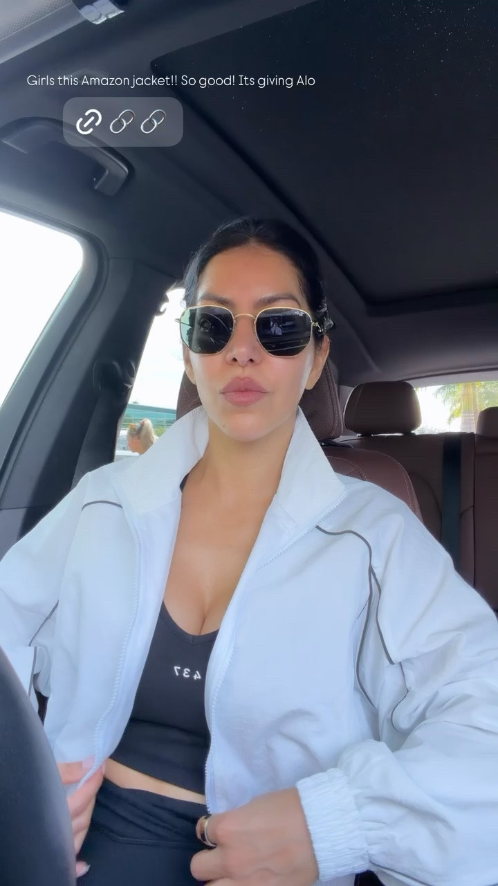This Amazon jacket! 😍 It’s giving Alo!

Linking a few cropped jackets below and my Ray Ban sunglasses!

White jacket, Amazon finds, windbreaker jacket, white jacket, casual outfit

#LTKdayinmylife #LTKootd #LTKSeasonal
