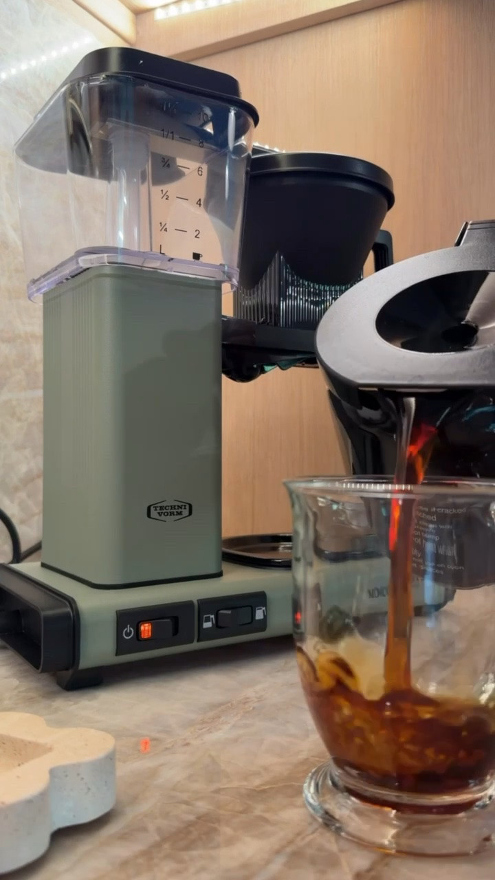 This is seriously the prettiest coffee maker ever! I love how it works as a design accent and also makes amazing coffee!

Loverly grey, moccamaster, coffee maker, aesthetic coffee maker, gift ideas coffee lover

#LTKSeasonal #LTKHome