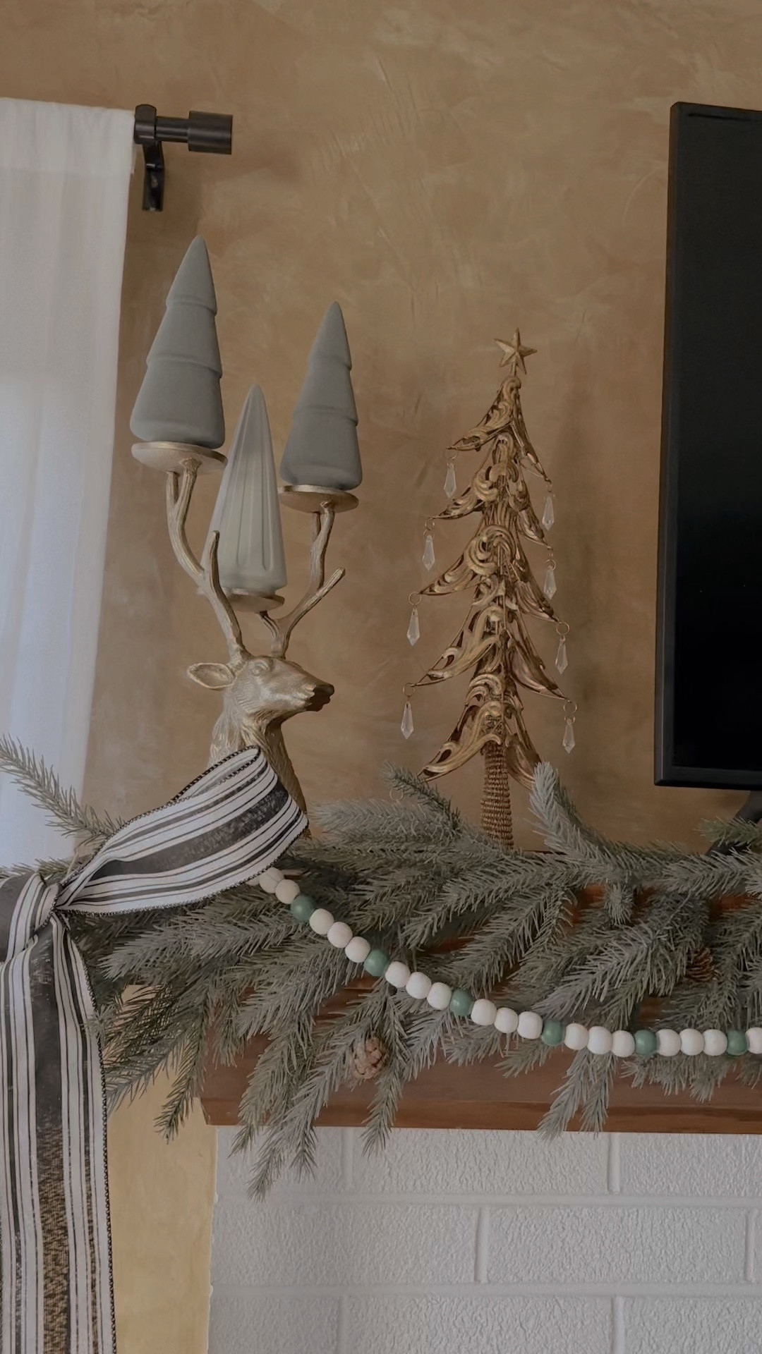 christmas mantle 🎄🦌

#LTKSeasonal #LTKHoliday #LTKhome