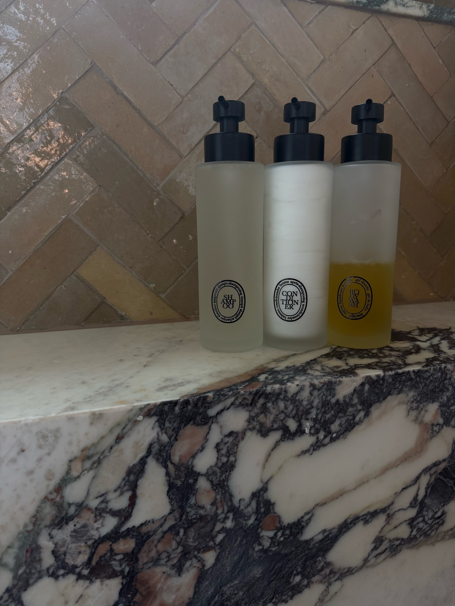 Ordered these frosted glass shower dispensers & let me tell they are sooo worth it!! Would be great in a guest bathroom or an amazing gift at the holidays ✨ so luxe 

Dressupbuttercup.com #dressupbuttercup #dederaad

#LTKootd #LTKmomlife #LTKSeasonal