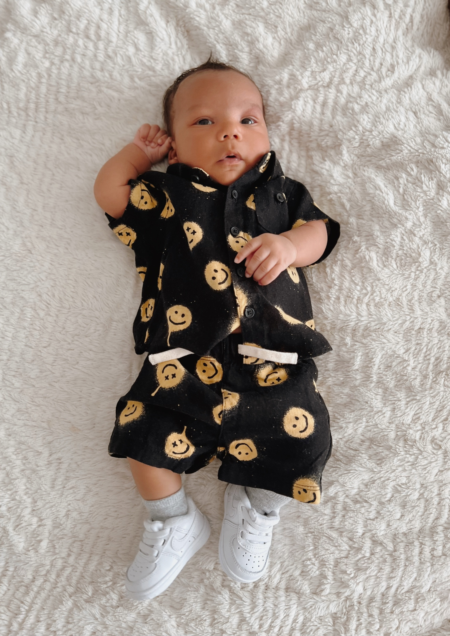 Baby boy clothes are too much fun! 🧸😃🖤

Found this cute smiley face outfit from @walmart! 

I’ve linked more trending outfits on my LTK. 🫶🏼 
#babyboy #babyoutfit #smileyfaceoutfit #wlamartfinds #babynike #babyfit #babyboyoutfitinspo #stylishbaby

#LTKbaby #LTKstyletip #LTKFind