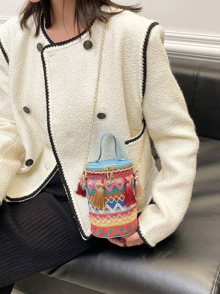 Argyle Pattern Tassel Decor Chain Bucket Bag | SHEIN