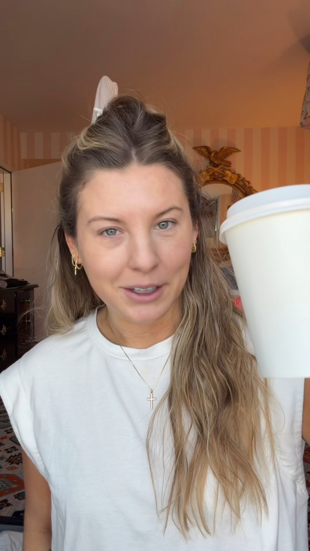 5 min makeup cleaner favorites 
Loving typology for a little more coverage too

Shade :
Merit bronzer Leo
Merit blush Fox 
Kosas : Soft Brown 
Typology : Fair 1 Light 

#LTKBeauty #LTKgrwm