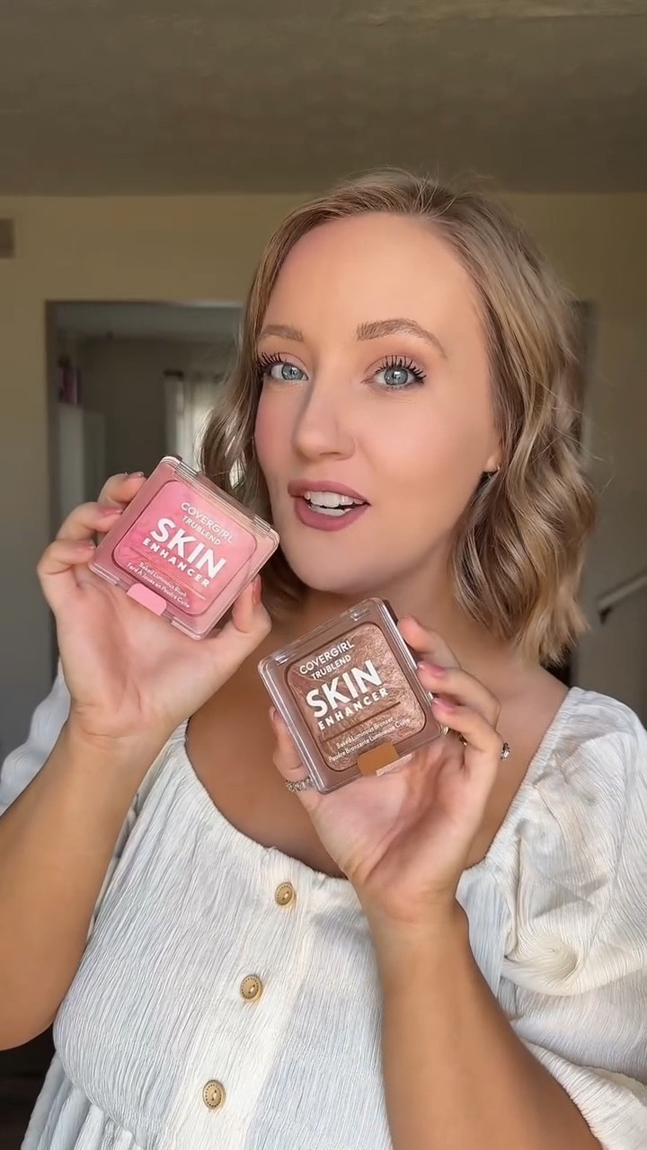 OK Covergirl, we see you 👀 these have easily become my fav drugstore bronzer + blush 🙌🏼 #covergirl #drugstoremakeup #bakedbronzer #bakedblush #affordablemakeupproducts